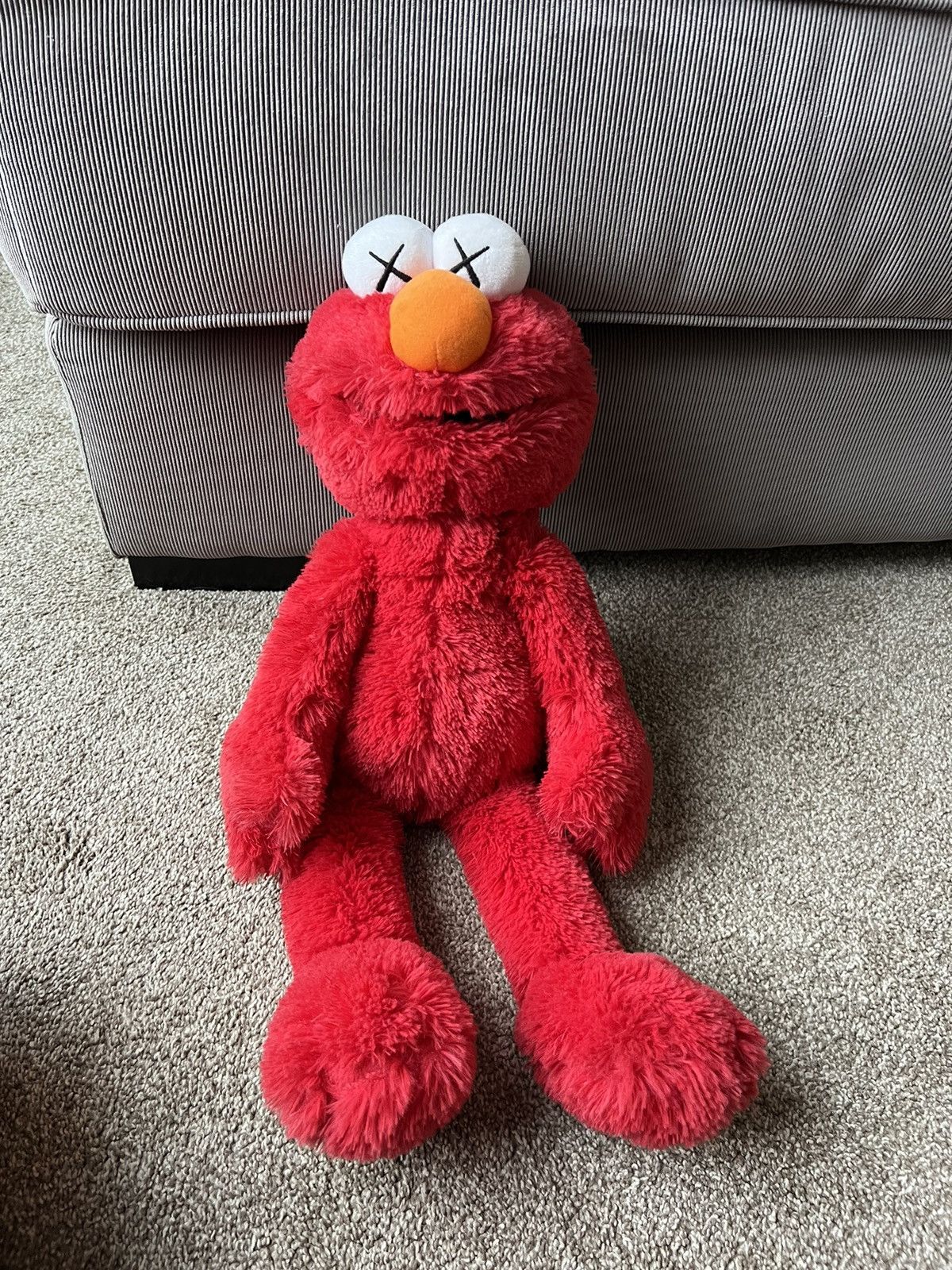 Kaws × Uniqlo Laws x uniqulo elmo plush Size ONE SIZE - 1 Thumbnail