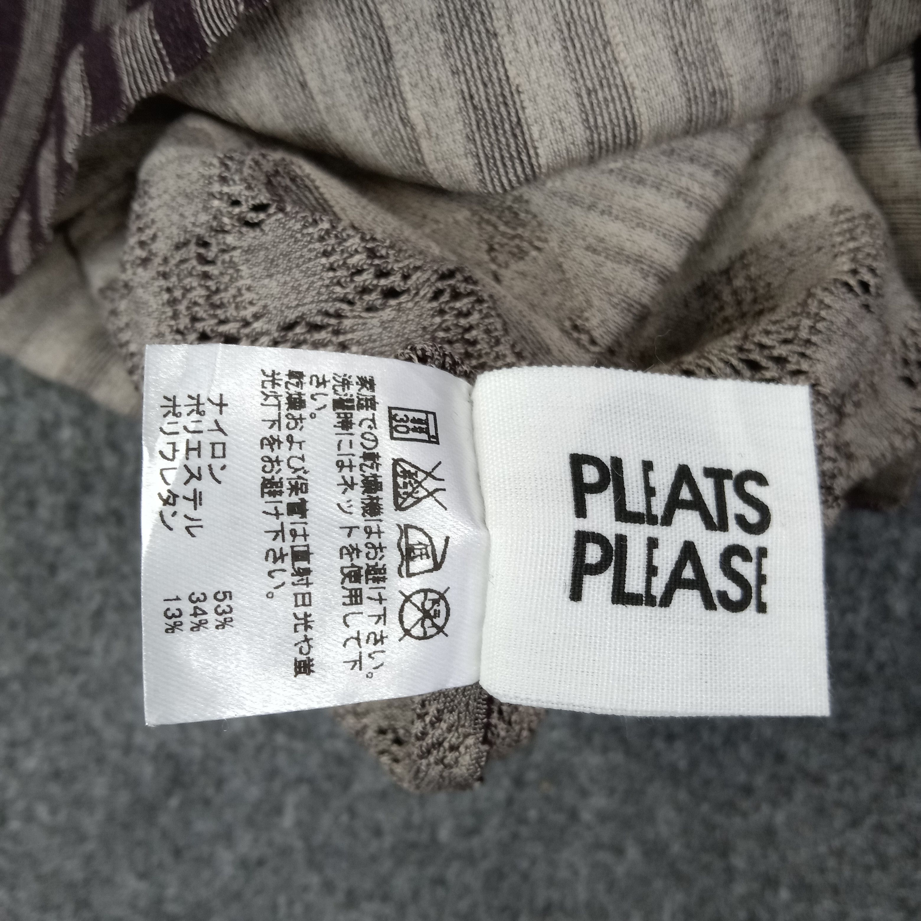 Pleats Please Issey Miyake Pleats Please by Issey Miyake Designer Tshirt C259N54 Size XS / US 0-2 / IT 36-38 - 8 Thumbnail