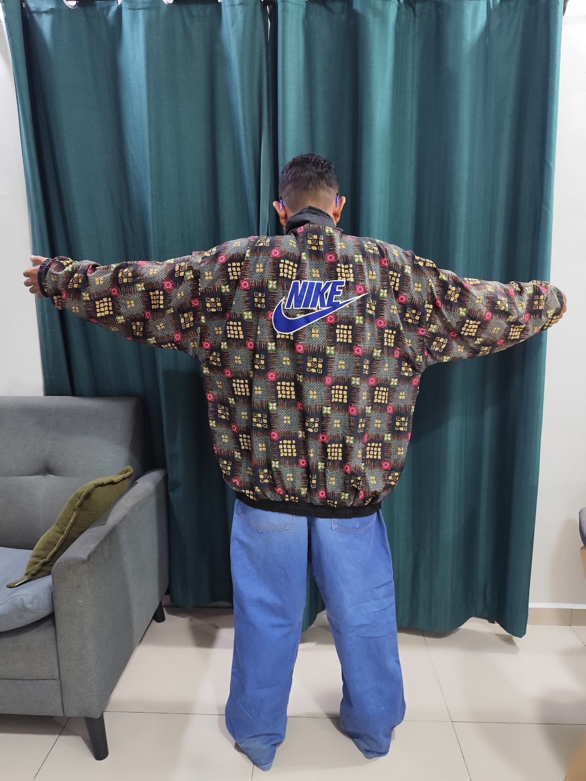 Nike Vintage Nike Big Logo Windbreaker Rare Pattern 90s Size US L / EU 52-54 / 3 - 13 Thumbnail