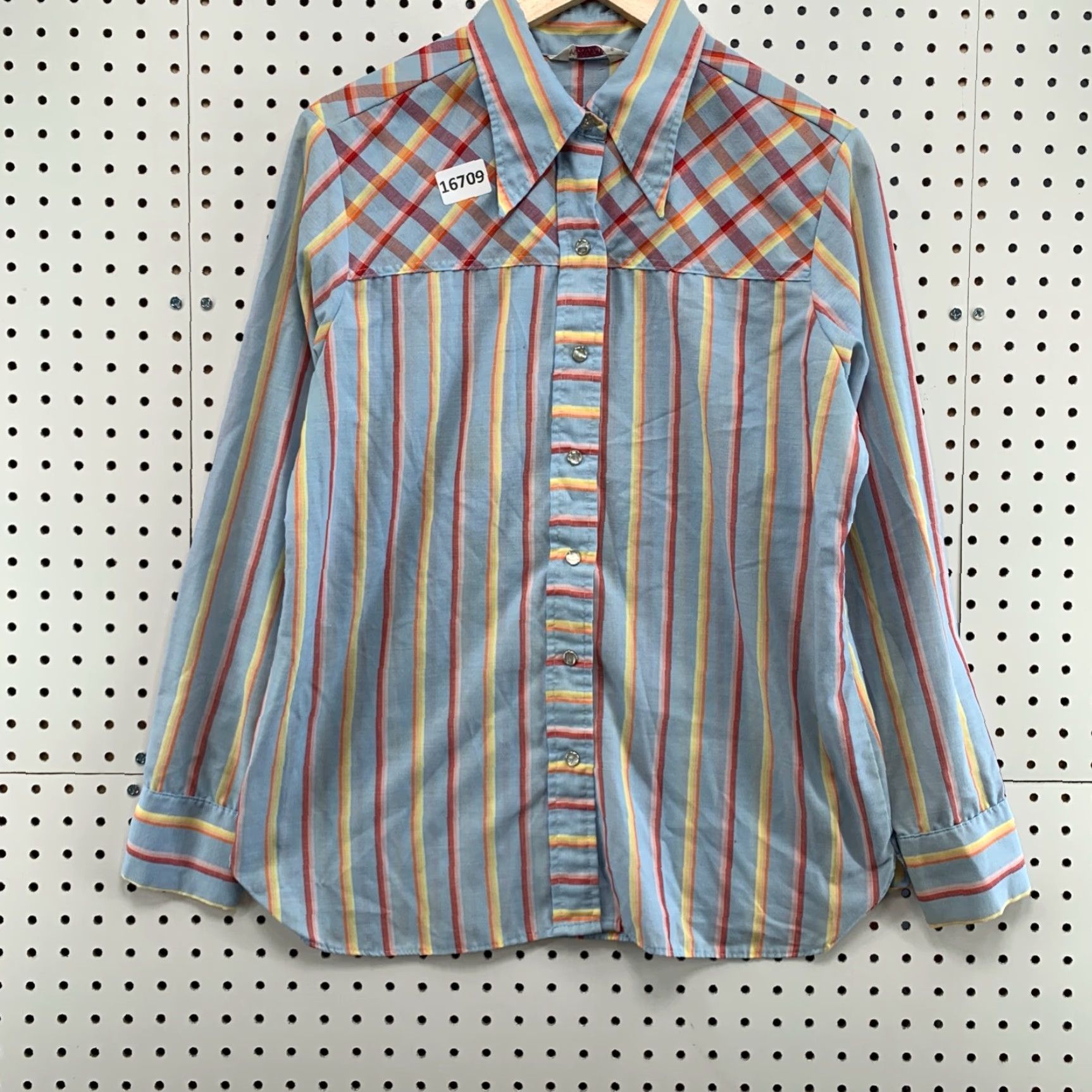 Wrangler VINTAGE Wrangler Womens Snap Western Shirt Sz 40 Fits Large 22X29 Vertical Strip Size L / US 10 / IT 46 - 6 Thumbnail