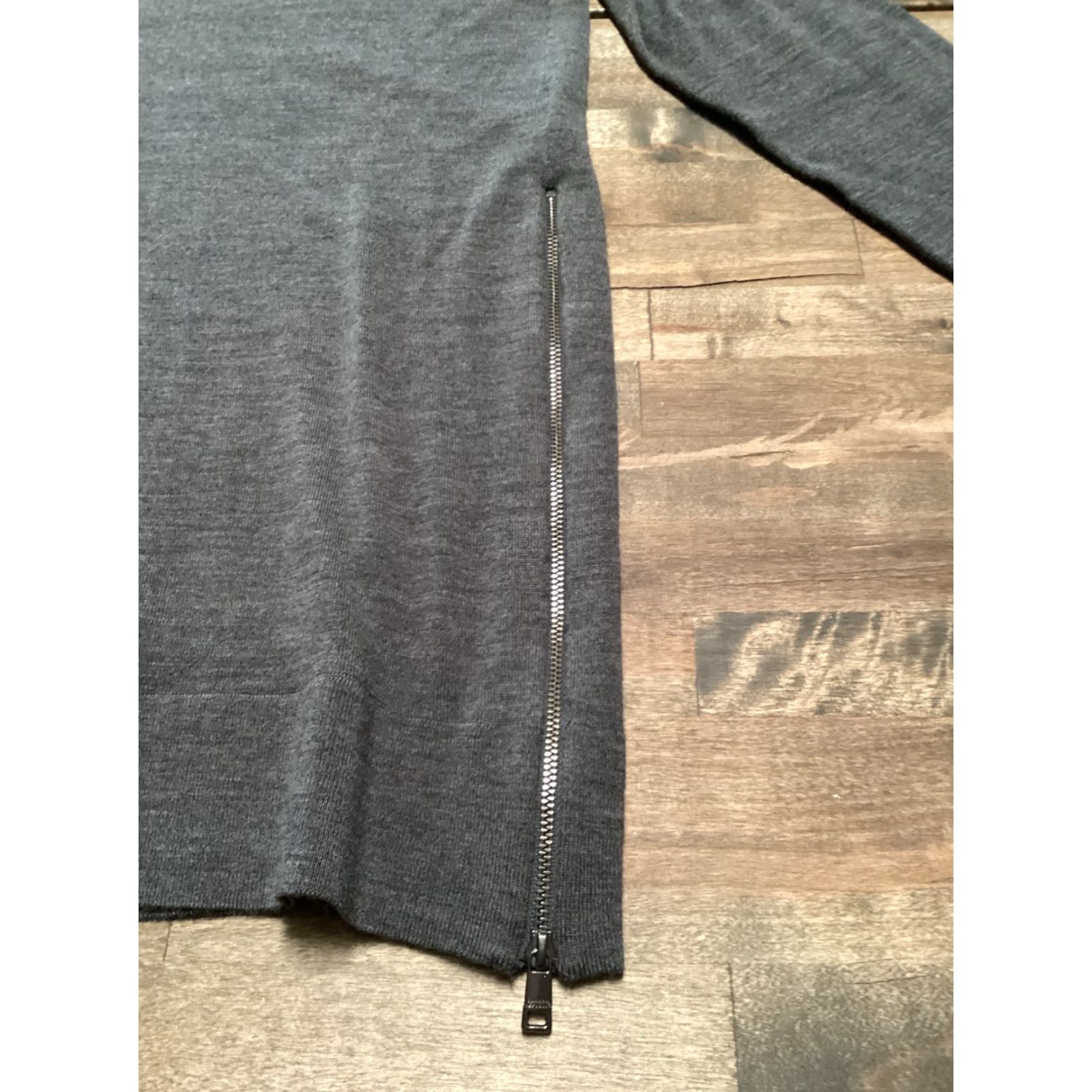 Banana Republic VINTAGE Banana Republic Tunic Sweater Women M Gray 100% Merino Wool Side Zippers Size M / US 6-8 / IT 42-44 - 6 Thumbnail