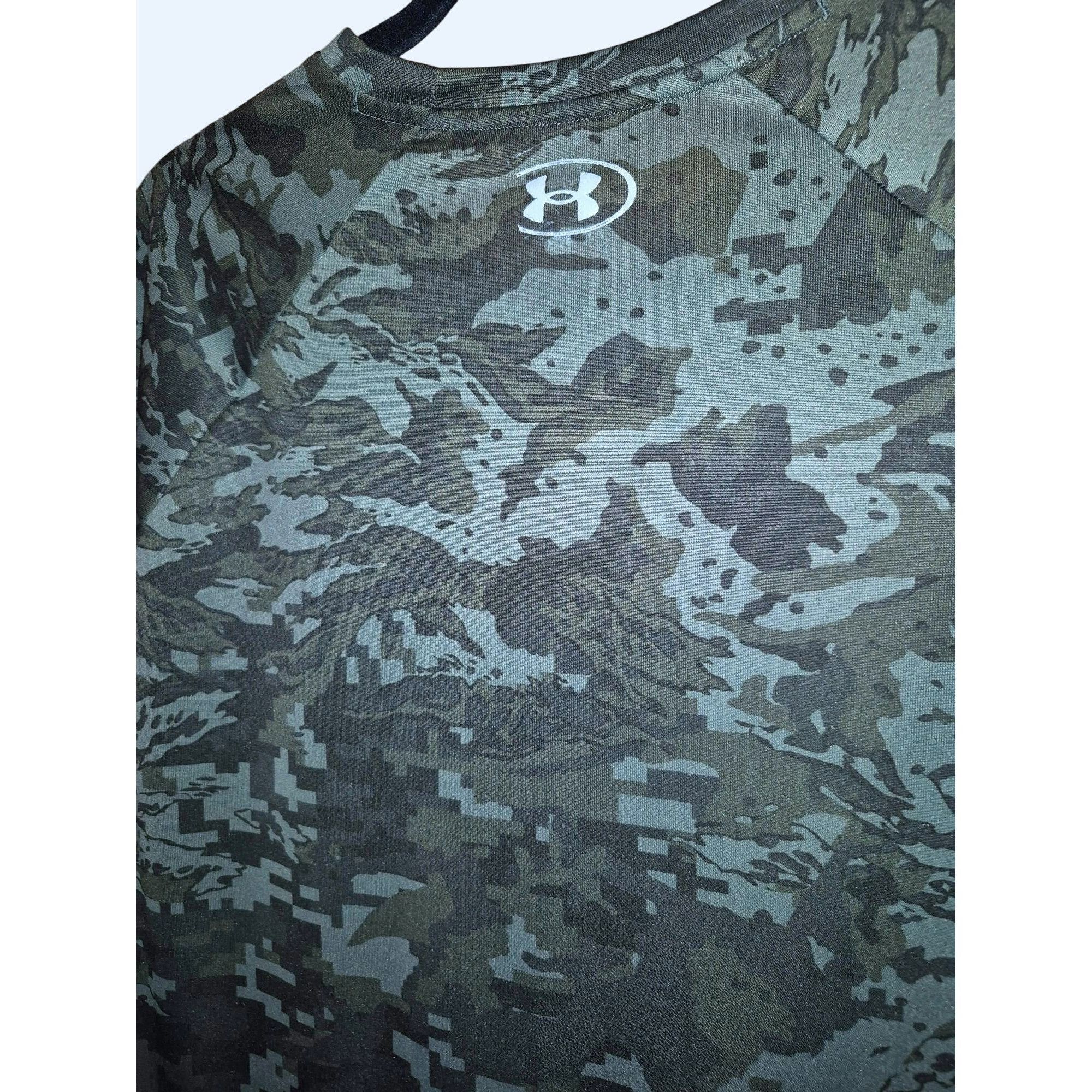 Under Armour Under Armour Mens Loose Fit HeatGear Camo Short Sleeve Shirt Size US L / EU 52-54 / 3 - 4 Thumbnail