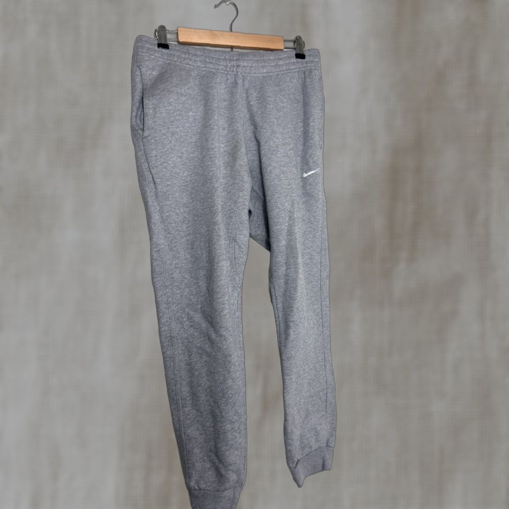 Nike Nike Grey Sweat Pants Club Fleece Tapered Joggers Men Medium 826431-063 Tennis? Size US 31 - 1 Thumbnail