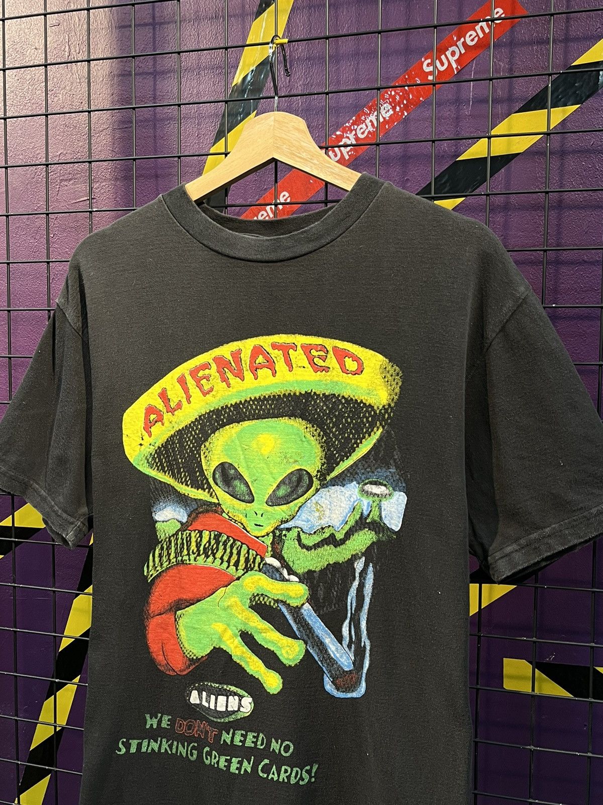 Alien Workshop × Vintage Alien Workshop Vintage T Shirt Size US M / EU 48-50 / 2 - 2 Thumbnail
