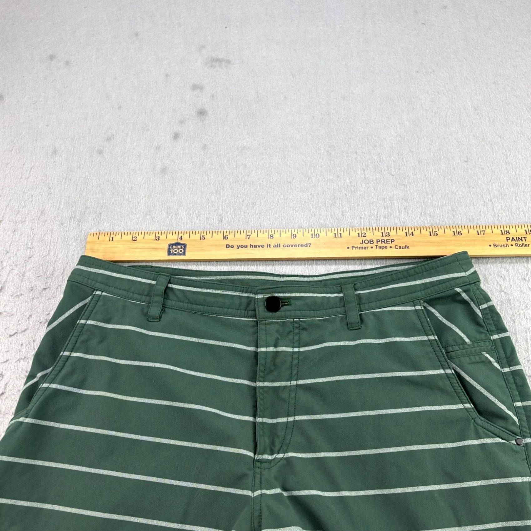 Lululemon Lululemon Kahuna Shorts Mens Size 32 Green Chino Striped Preppy Athleisure Regular Inseam 10 in Pocket Logo Size US 32 / EU 48 - 3 Thumbnail