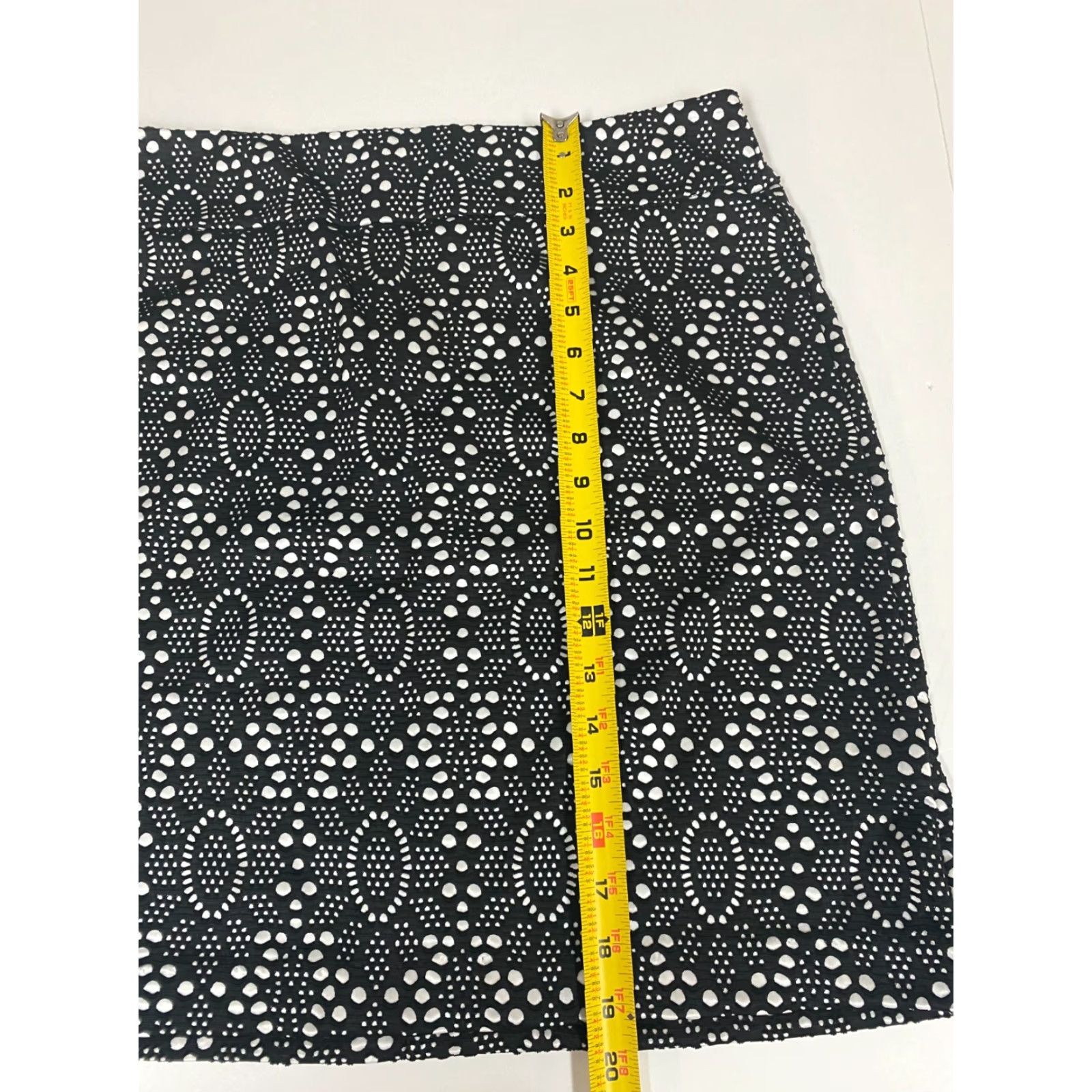 Vintage New York and Company Skirt Womens 12 Black A-Line Floral Knit Zip Pockets Short Vintage No (adjusted to fit rules) Size 34" / US 12 / IT 48 - 6 Thumbnail