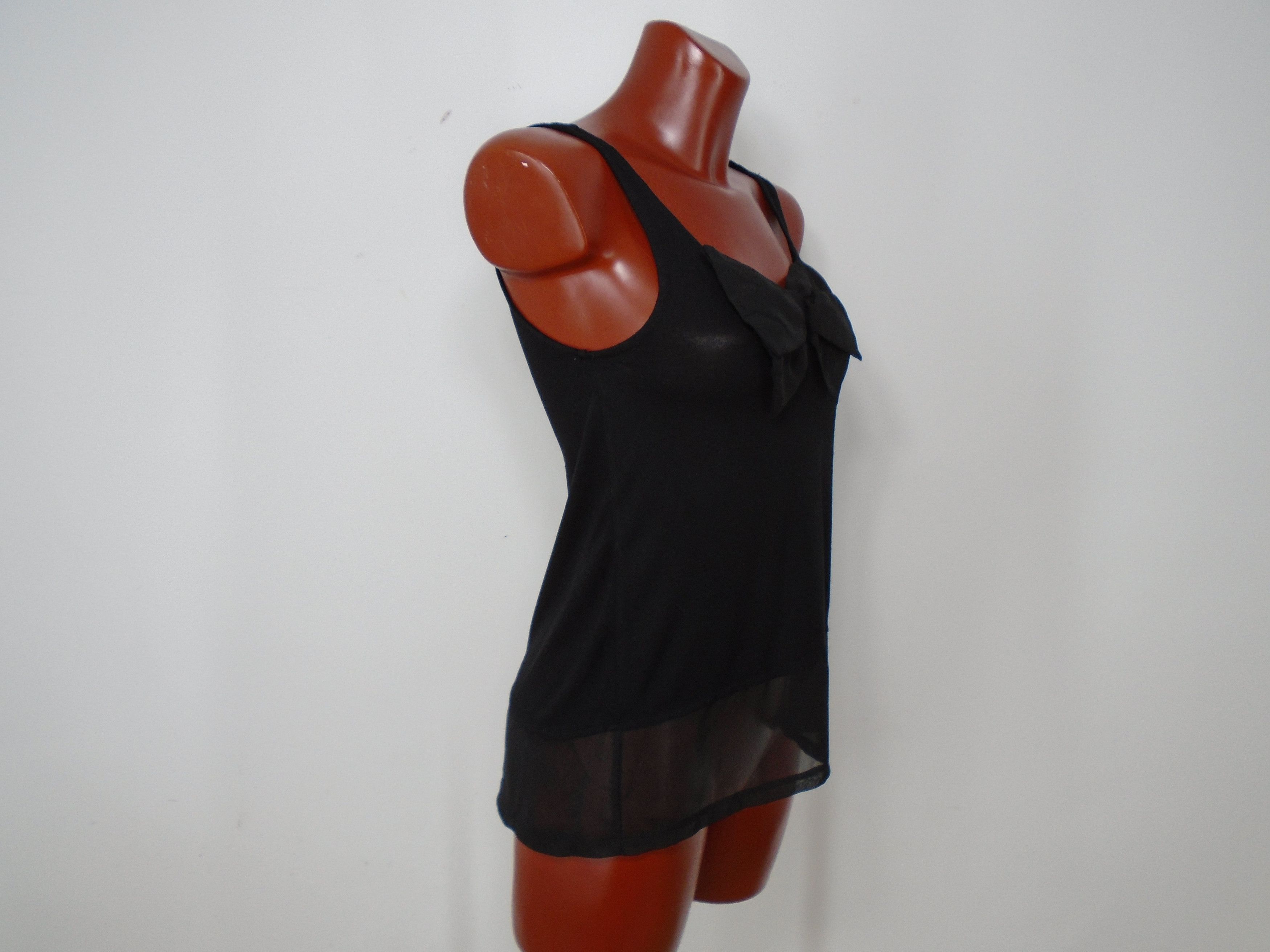 H&M Women's Tank Tops H&M. Color: Black. Size: XS. Size XS / US 0-2 / IT 36-38 - 8 Thumbnail
