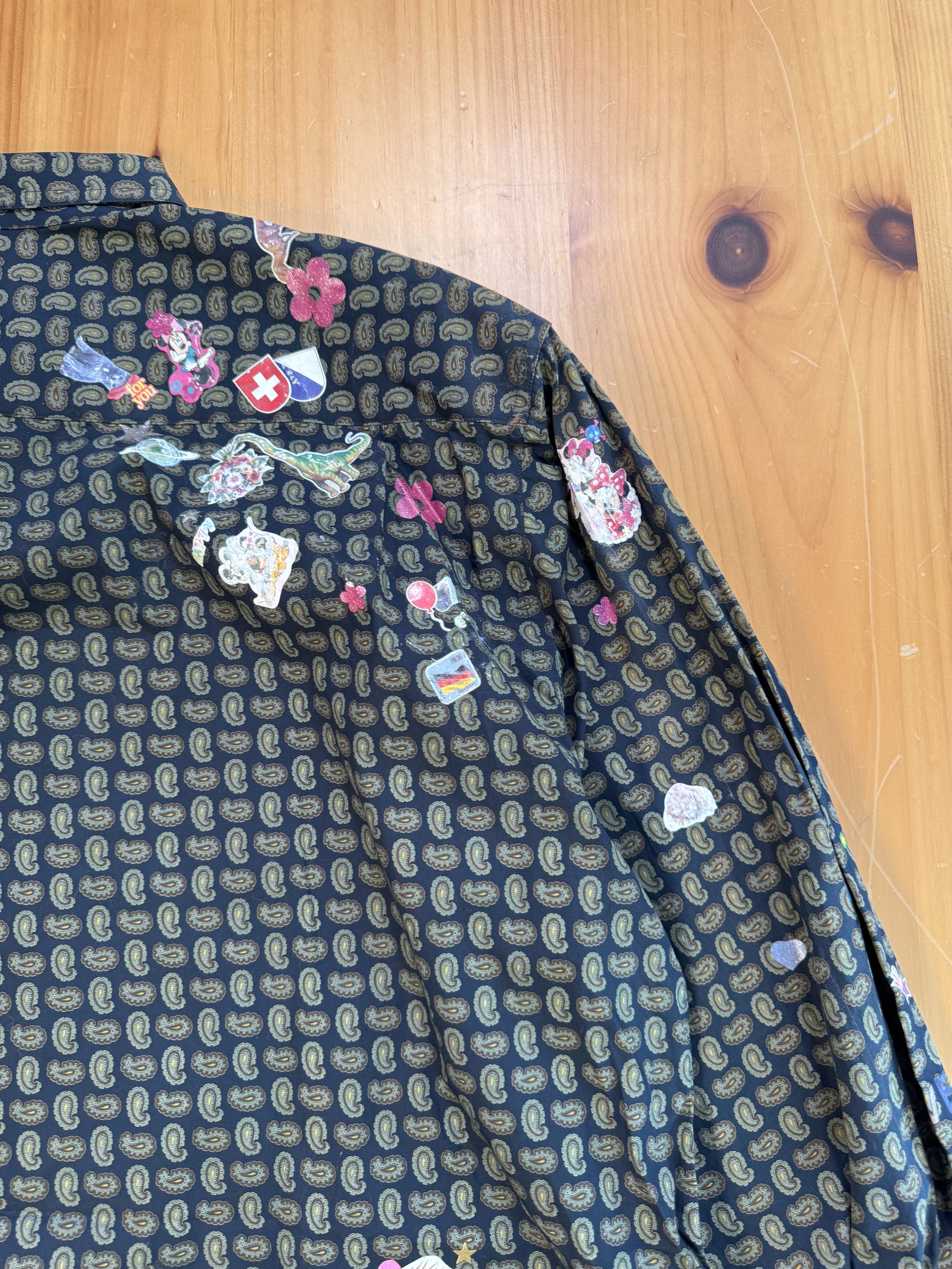 Vetements Vetements RUNWAY paisley & stickers print shirt Size US M / EU 48-50 / 2 - 17 Thumbnail