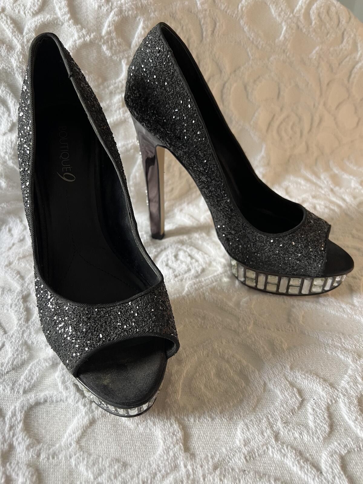 Other Boutique 9 Black Glitter Platform Peep Toe Pumps, Size 7.5 Size US 7.5 / IT 37.5 - 4 Thumbnail