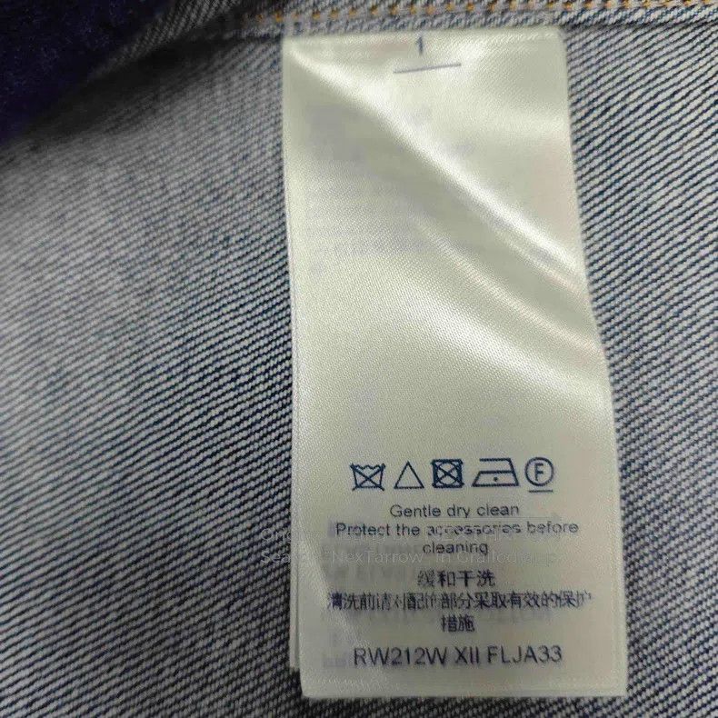 Louis Vuitton Louis Vuitton Washed blue metallic leather label denim jac Size XS / US 0-2 / IT 36-38 - 6 Thumbnail