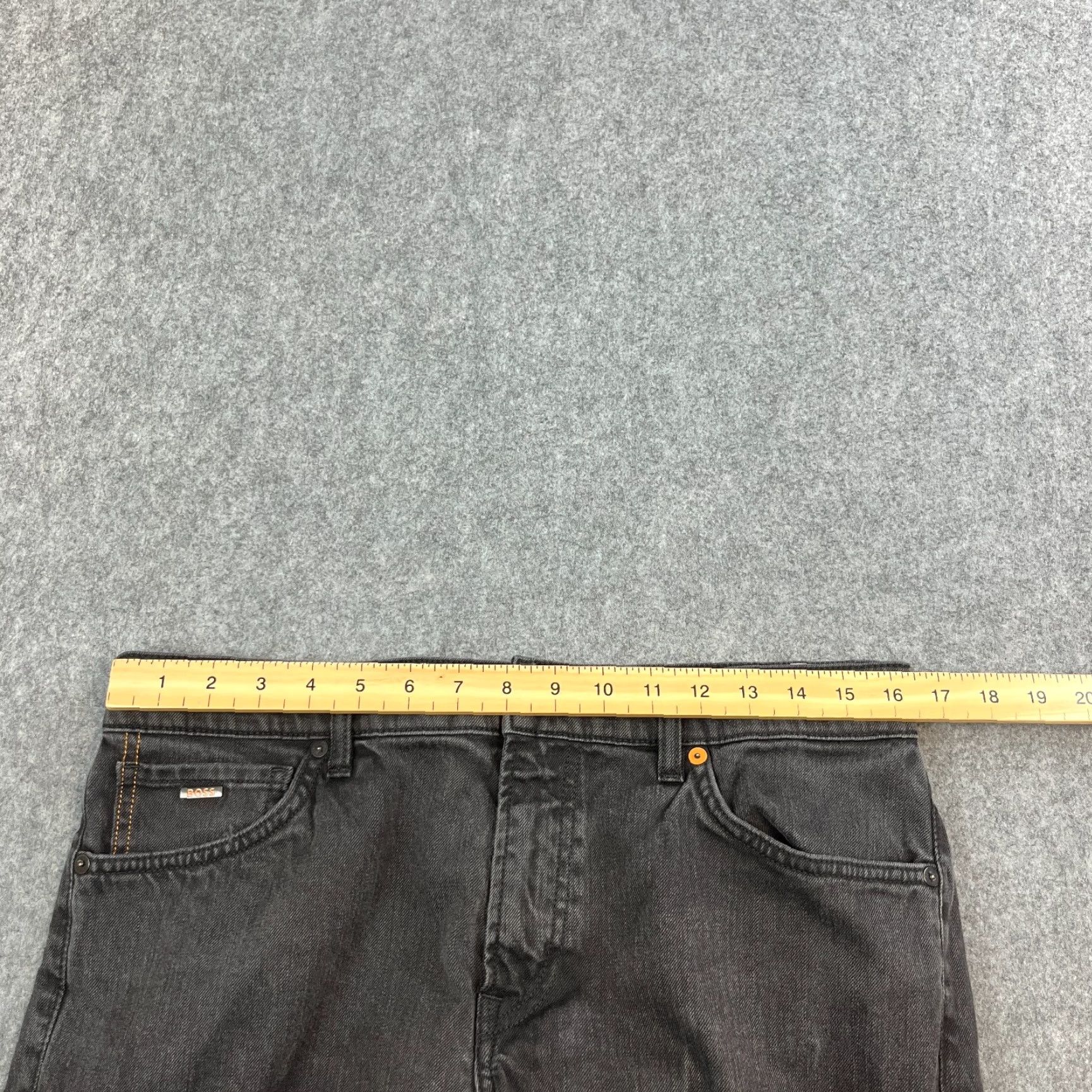 Hugo Boss HUGO BOSS Jeans Regular Tapered 34 32 Dark Wash Black Faded Stretch Maine Mens Denim 5-Pocket Design Comfort Easy Care Pockets Waist 34 Zip Size US 34 / EU 50 - 6 Thumbnail