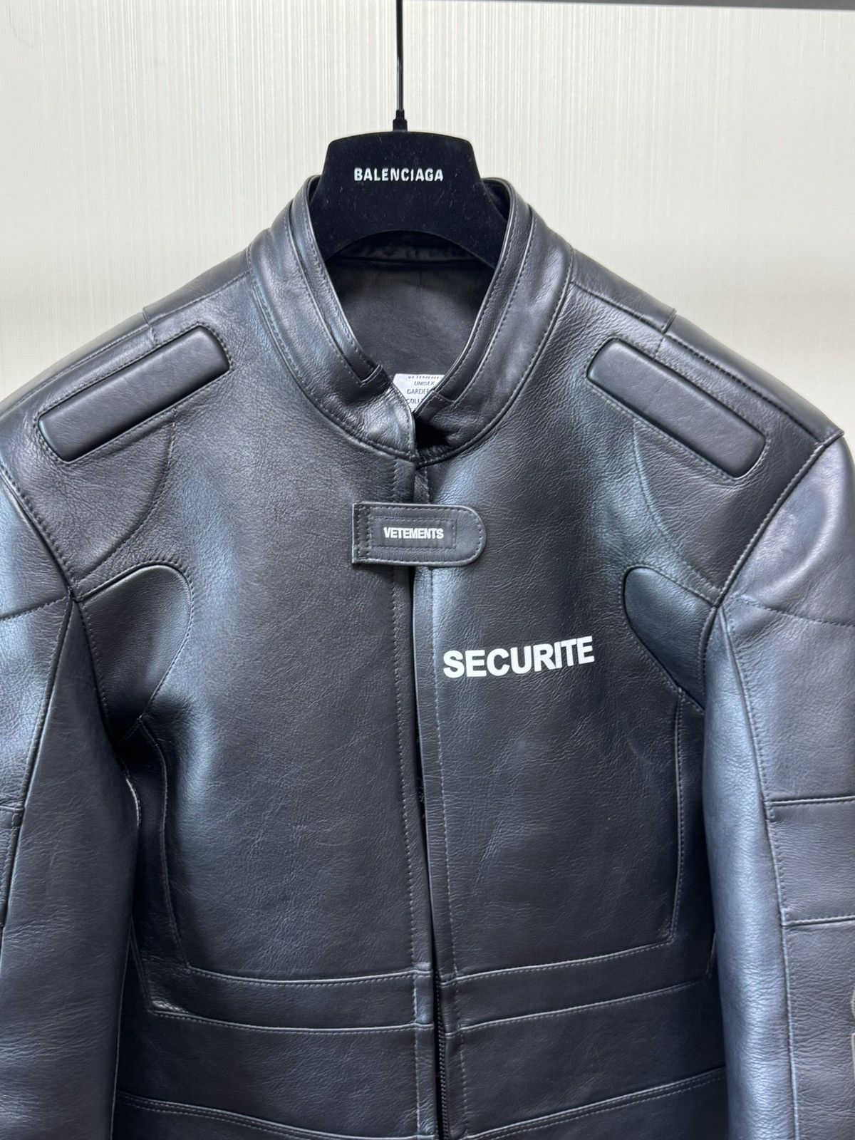 Vetements Vetements Security leather jacket Size US L / EU 52-54 / 3 - 4 Thumbnail