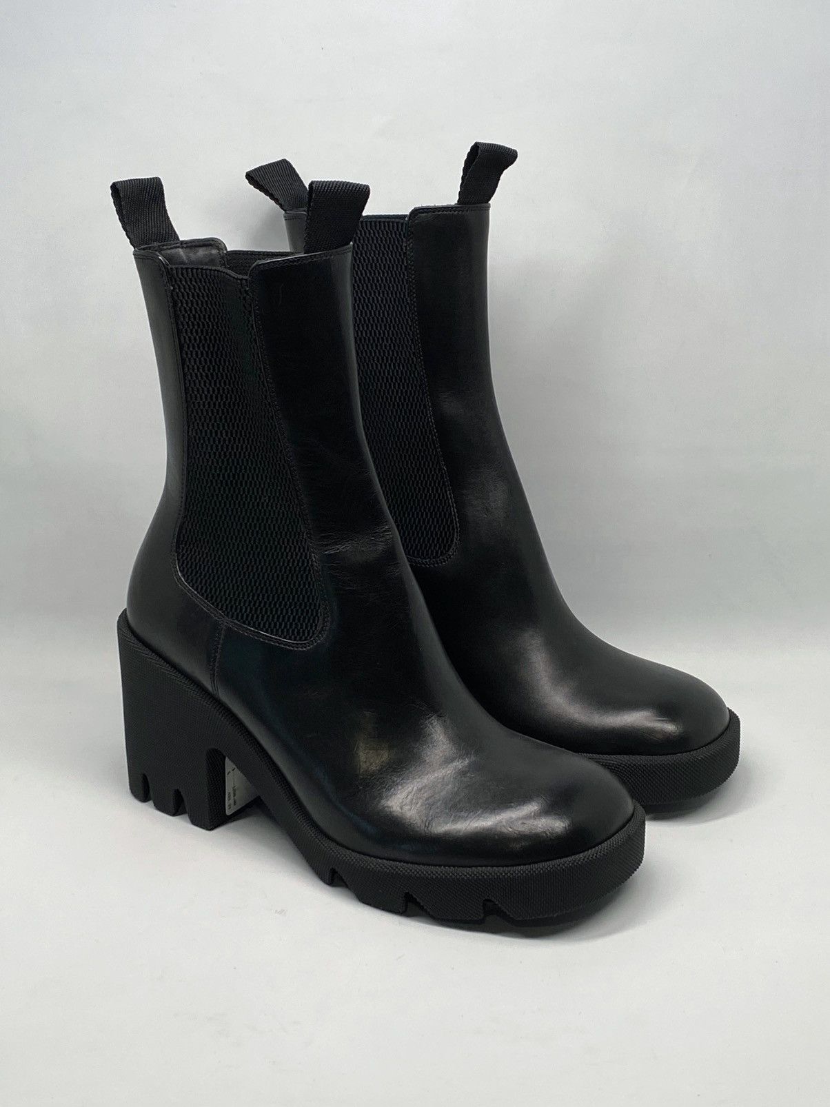 Burberry Burberry Elasticated-Panel Leather Heeled Boots size 37 Size US 7 / IT 37 - 4 Thumbnail