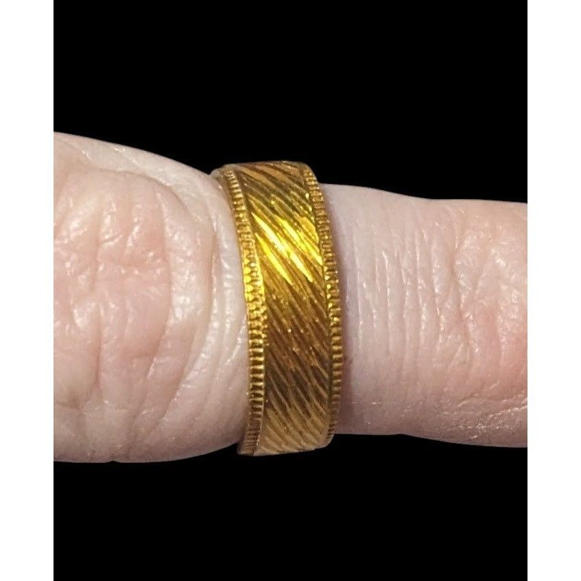 Other Bright Gold Tone Etched Fashion Ring Size 6 1/2 Size ONE SIZE - 6 Thumbnail