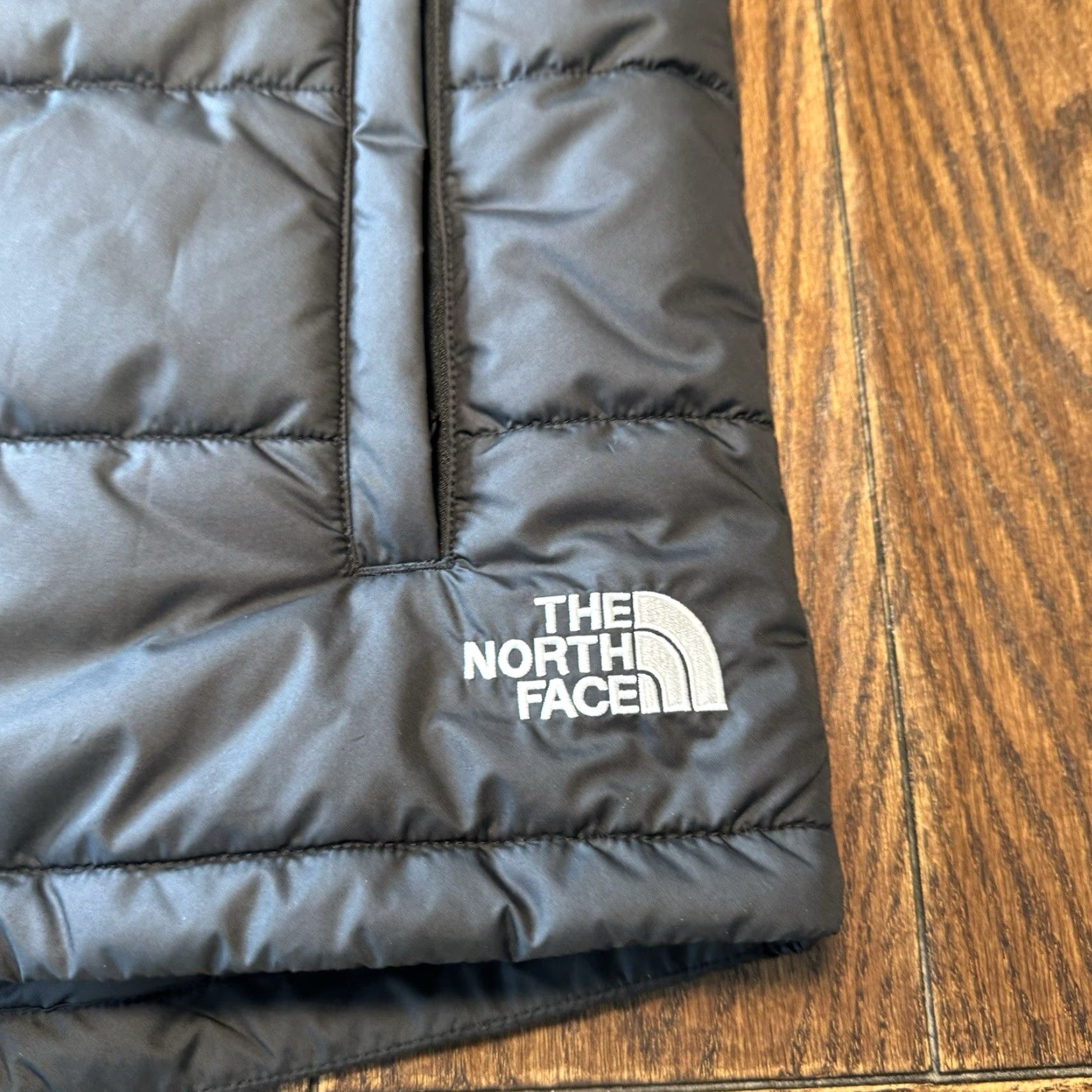The North Face The North Face Puffer Vest Mens Medium Black Zip Pockets Pittsburgh Pirates MLB Size US M / EU 48-50 / 2 - 2 Thumbnail