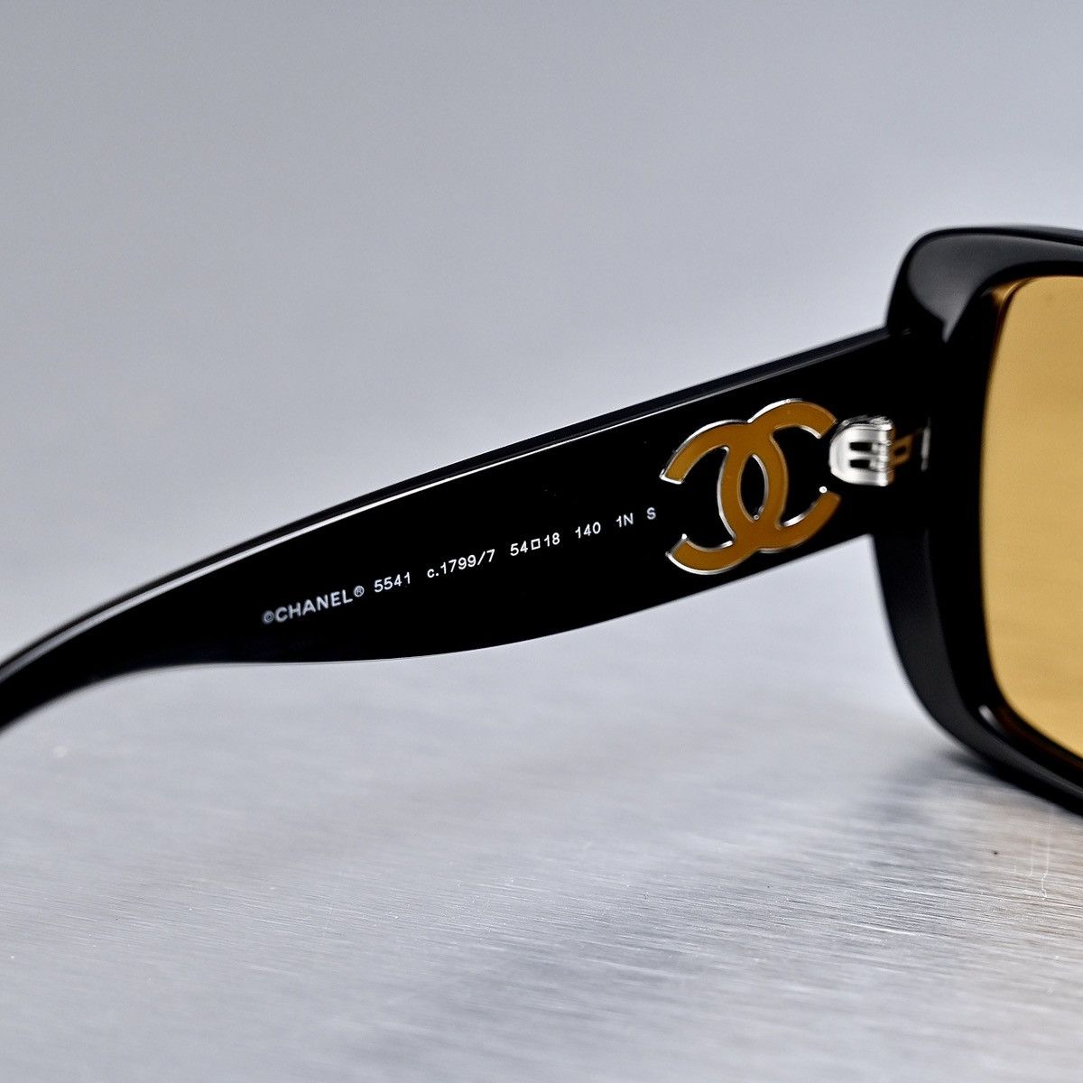 Chanel CHANEL 0CH5541 1799/7 SUNGLASSES Size ONE SIZE - 8 Thumbnail