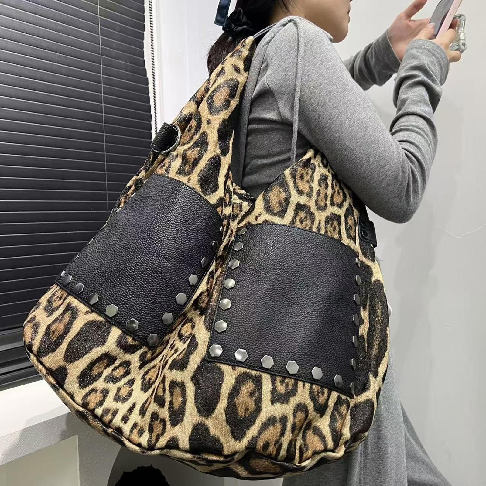 Vintage Leopard Print Large Shoulder Bag with Studded Pockets Size ONE SIZE - 4 Thumbnail