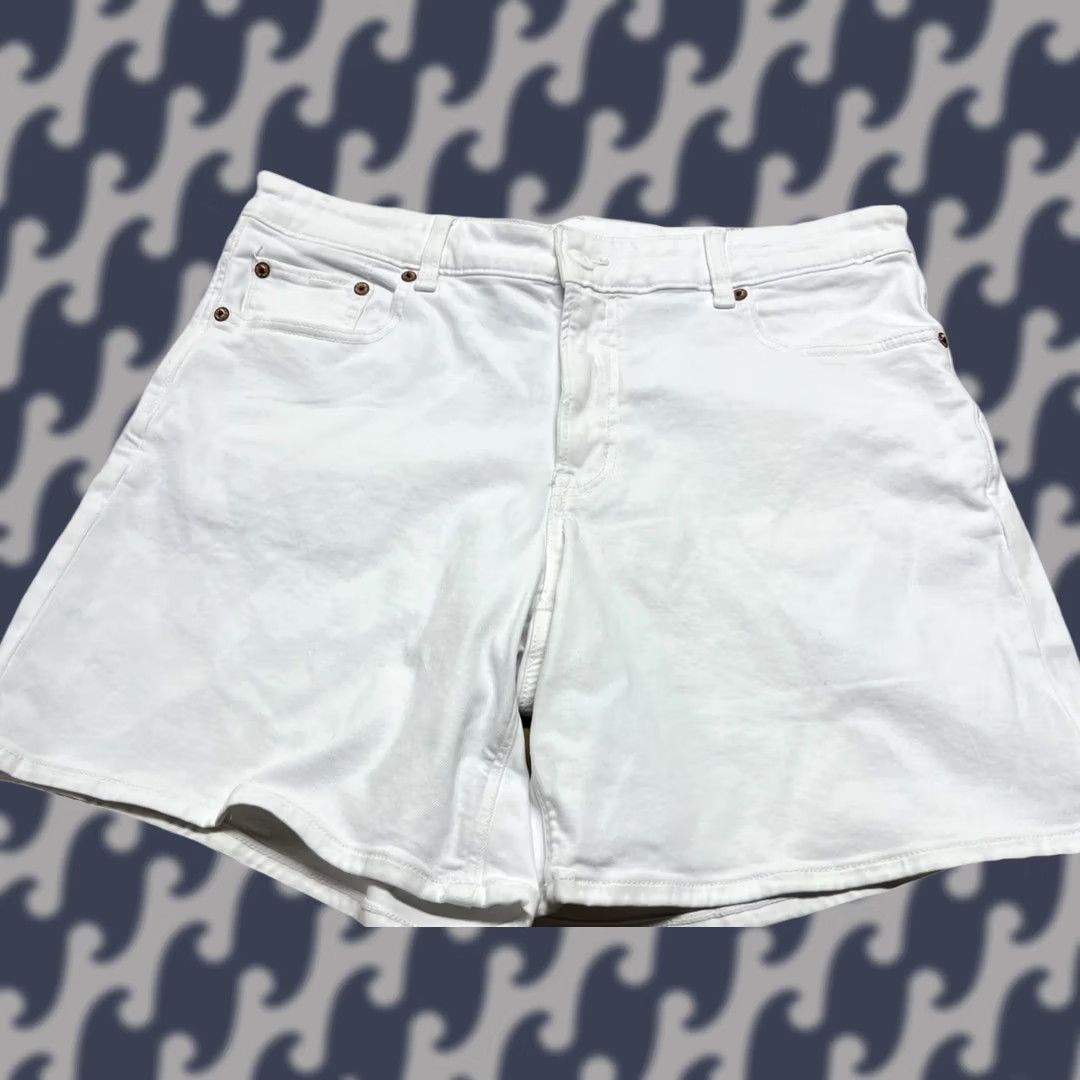 American Eagle Outfitters VINTAGE? No - (Actually not vintage) American Eagle Outfitters White Denim Shorts 10 Women Flat Front Stretch 6" Inseam Size 32" / US 10 / IT 46 - 1 Thumbnail
