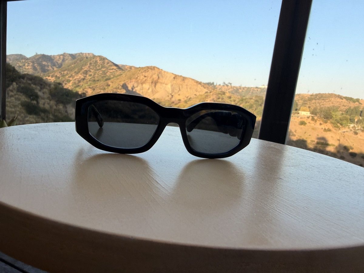 Versace Versace Black Medusa Shield Sunglasses with Case Size ONE SIZE - 2 Thumbnail