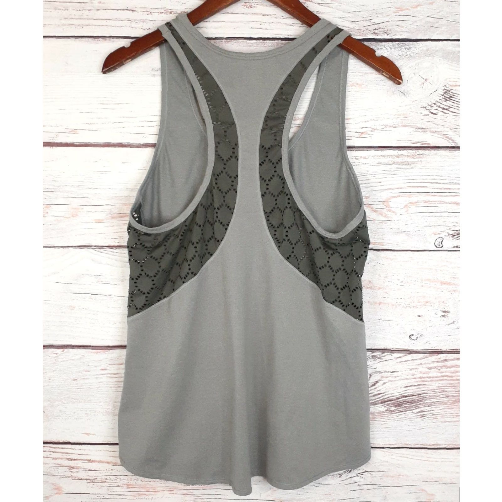 Athleta Athleta Tank Top Womens Size Medium Gray Racerback Sleeveless Pullover Athletic Shirt Size M / US 6-8 / IT 42-44 - 2 Thumbnail