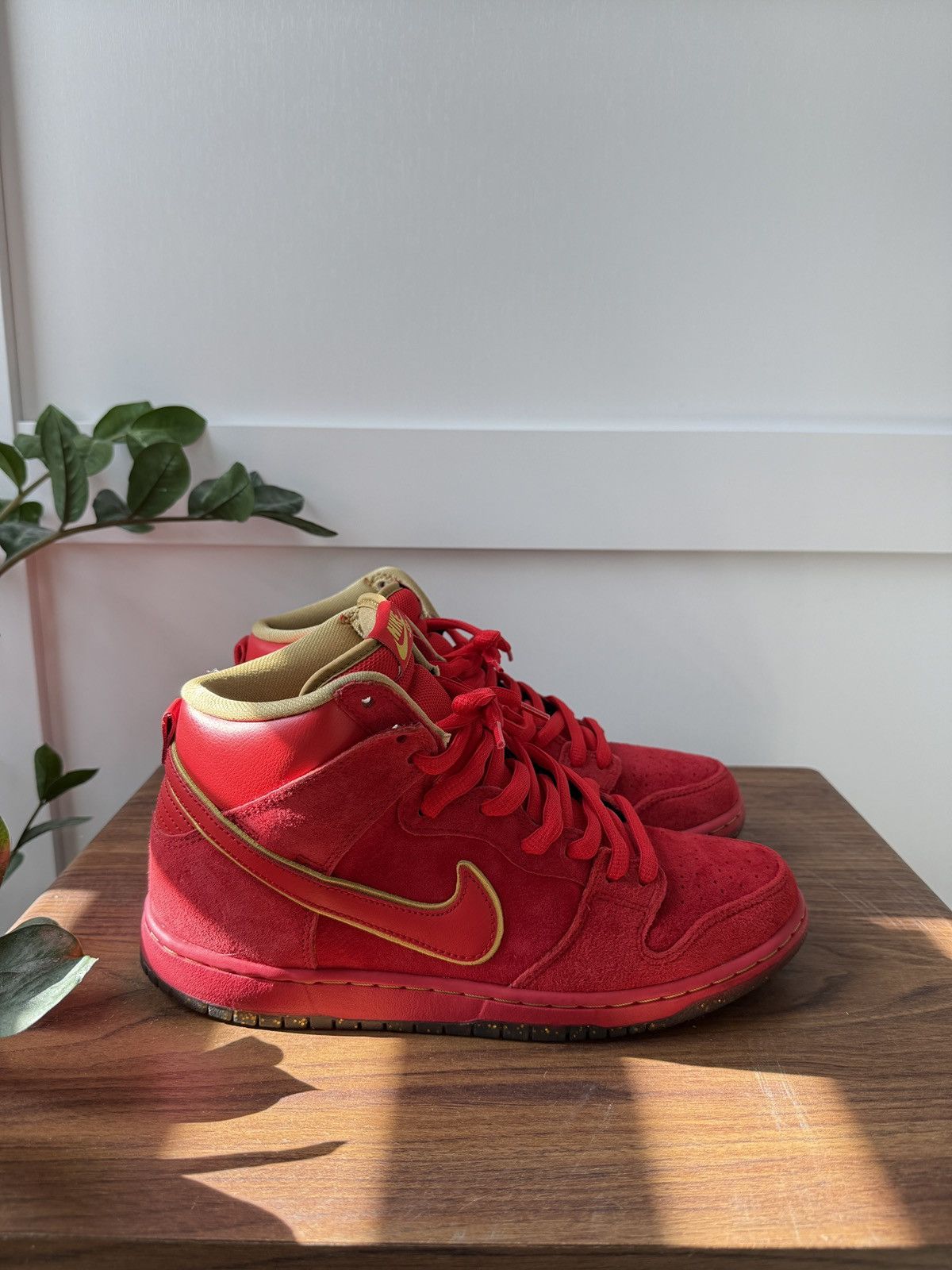Nike SB Nike SB Dunk High CNY Size US 9.5 / EU 42-43 - 2 Thumbnail