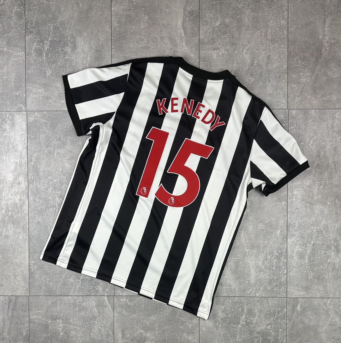 Puma Puma New Castle United 2017/18 Home 125Years #15 Kenedy Size US XL / EU 56 / 4 - 2 Thumbnail