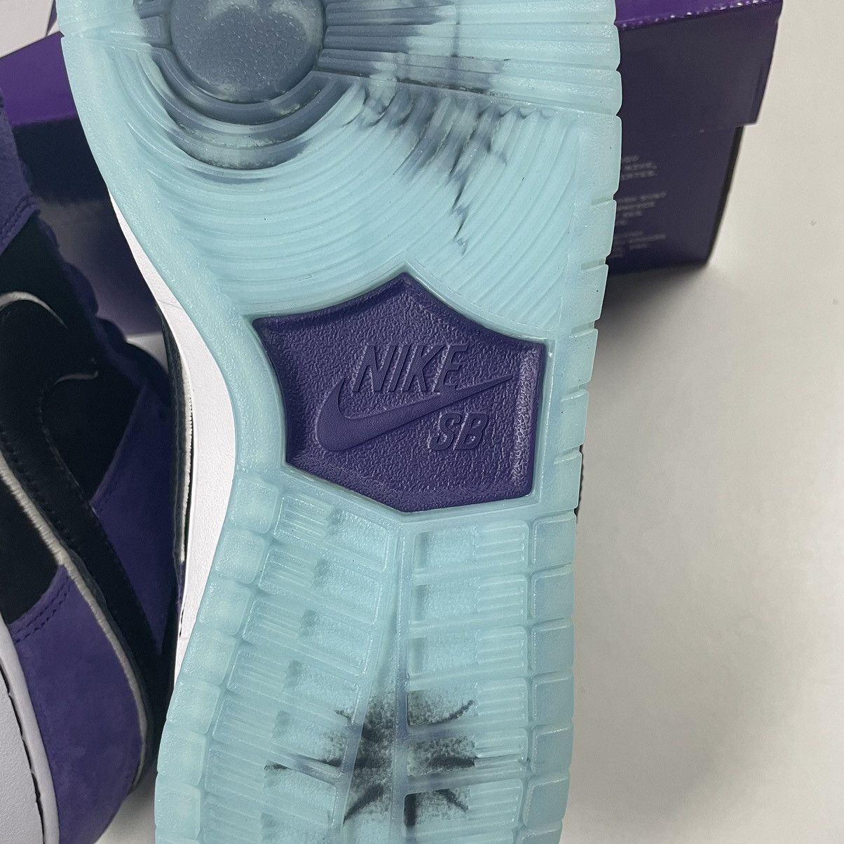 Nike SB Nike SB Dunk Low Hayley Wilson Size US 10.5 / EU 43-44 - 10 Thumbnail