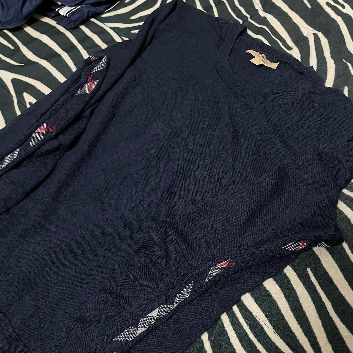 Burberry Burberry Brit Cotton Sweater Jumper Size M Big Print Navy Size US M / EU 48-50 / 2 - 6 Thumbnail