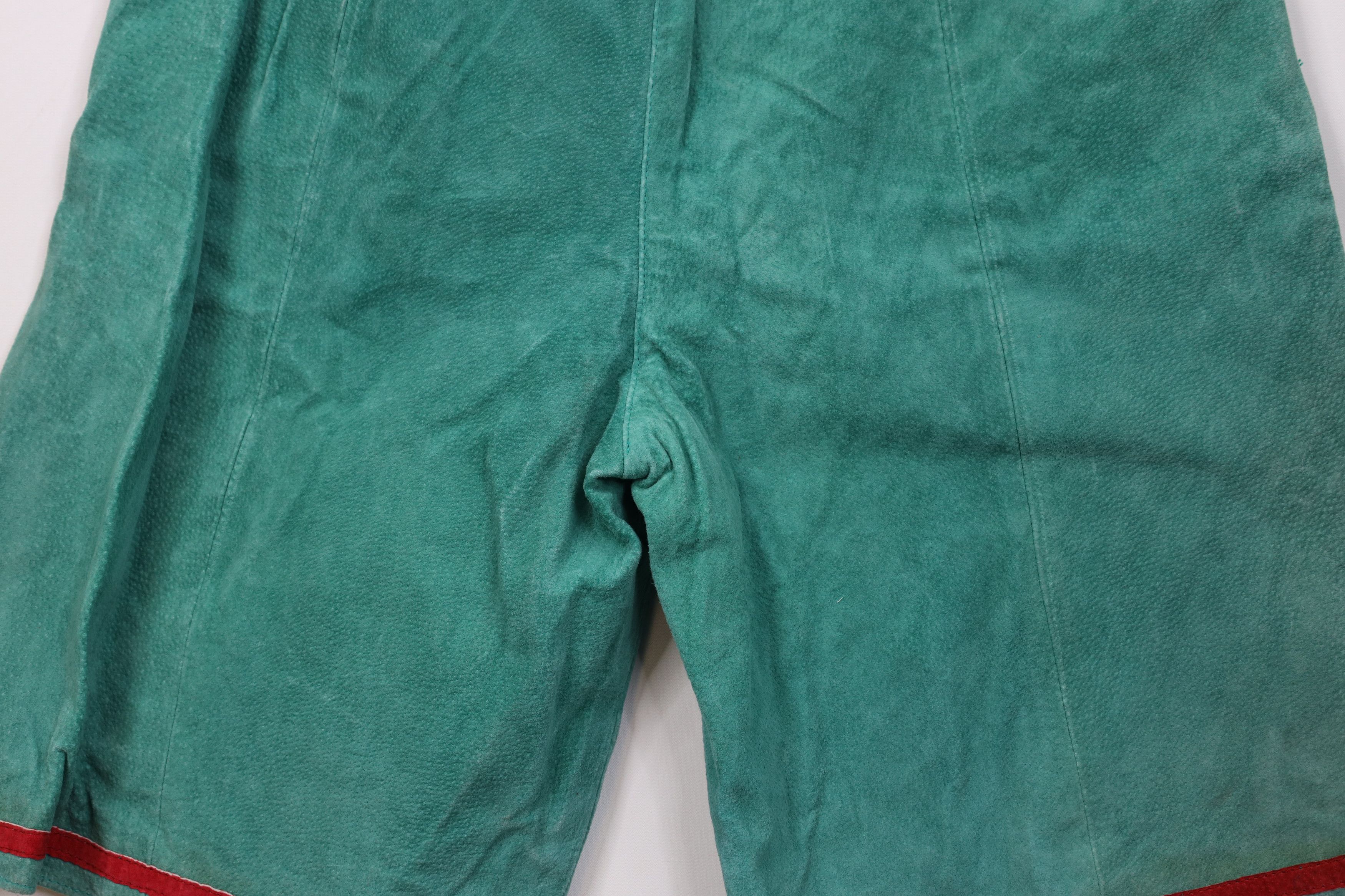 Vintage Vintage 90s Streetwear Suede Leather Shorts Green Red Size US 32 / EU 48 - 13 Thumbnail