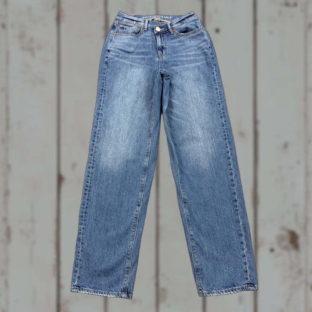 American Eagle Outfitters American Eagle Outfitters Jeans Womens 2 Baggy Mid Rise Straight Distressed Denim 23x31 Jeans Womens Distressed 90s? Size 26" / US 2 / IT 38 - 1 Thumbnail