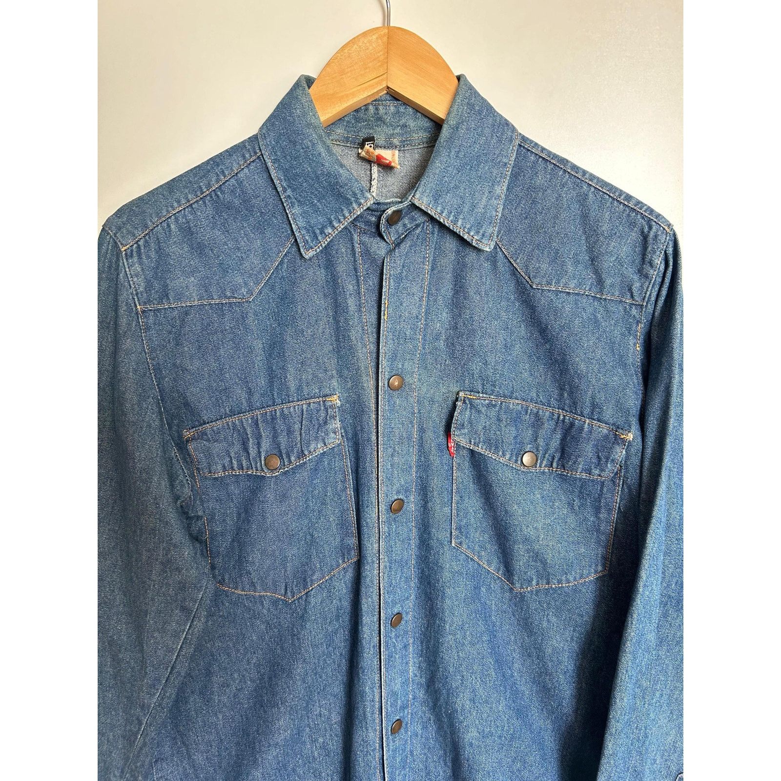Levi's Vintage Levi's Denim Western Shirt M - Snap Cherry Buttons Size US L / EU 52-54 / 3 - 6 Thumbnail