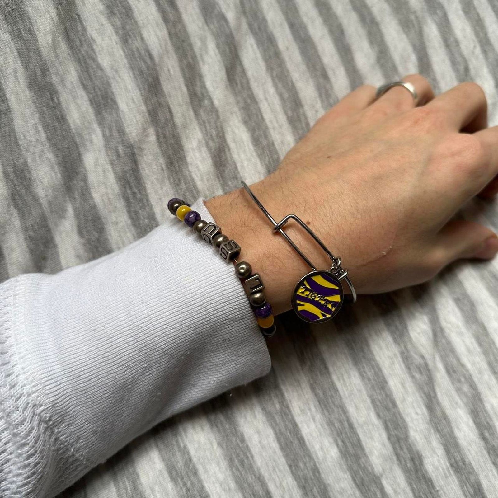 Jewelry × Vintage Super cute vintage 00s lsu bracelet Size ONE SIZE - 2 Thumbnail