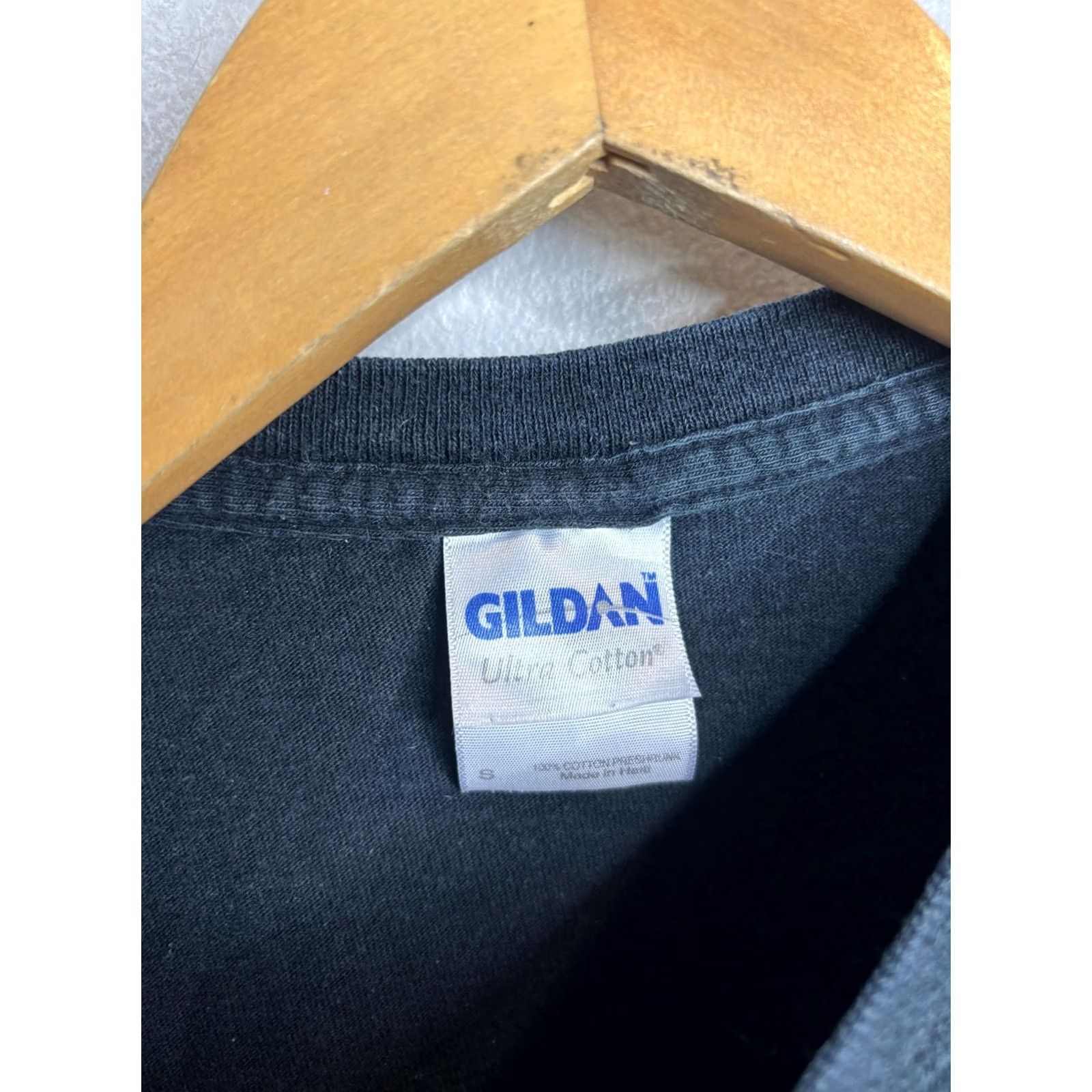 Gildan Hooters Shirt Mens Small Black Ft Lauderdale Beach Place Graphic Tee Delightfully Size US S / EU 44-46 / 1 - 3 Thumbnail