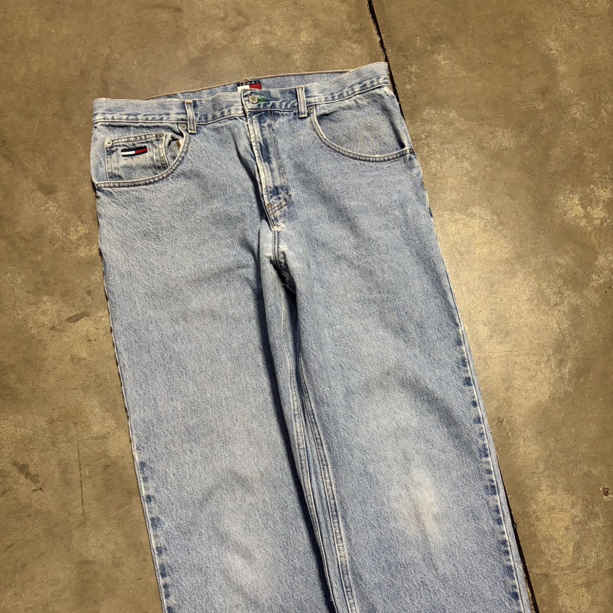 Tommy Hilfiger Vintage Tommy Hilfiger Baggy Denim Jeans Loose Faded 90s USA Size US 36 / EU 52 - 4 Thumbnail