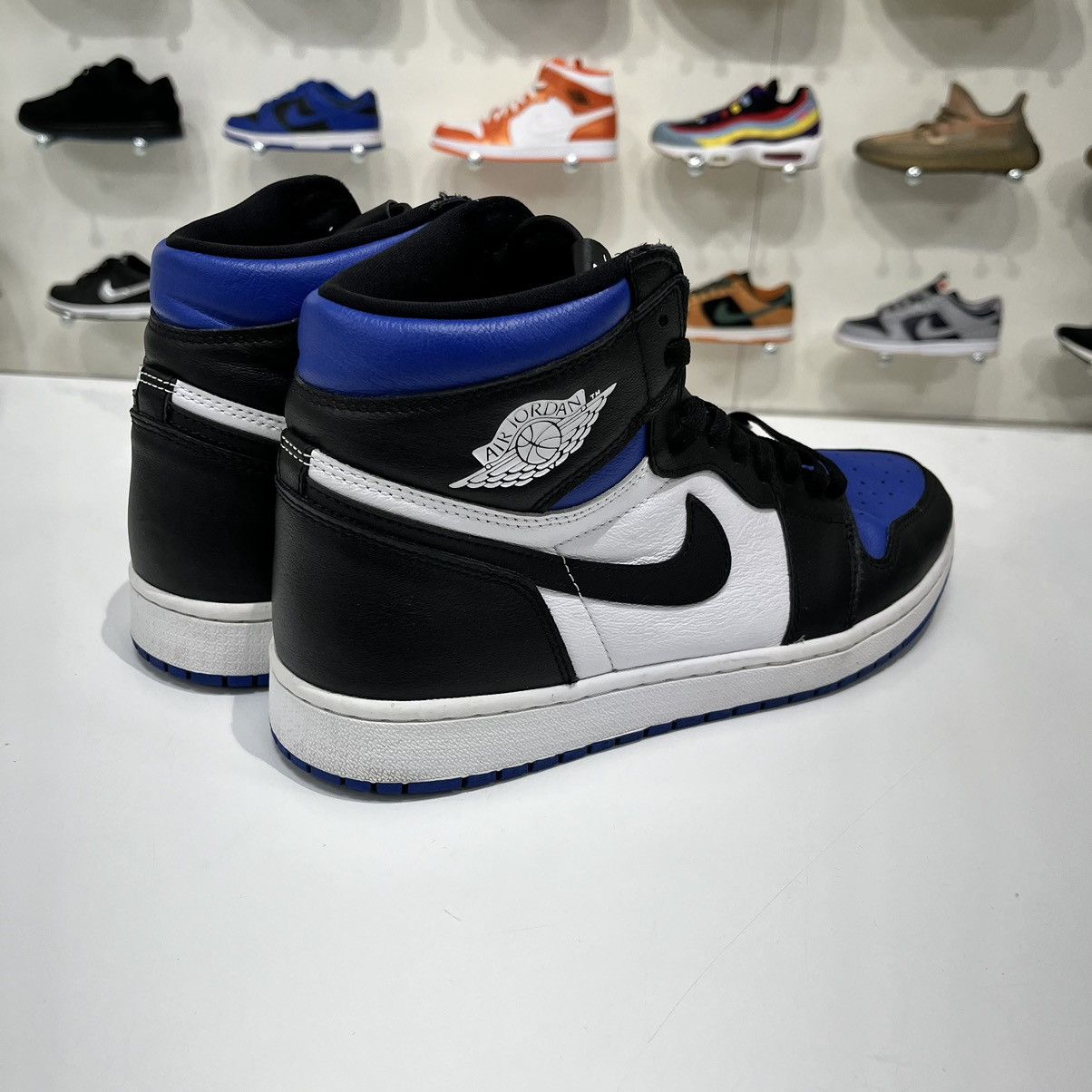 Nike Air Jordan 1 Retro High Royal Toe Size US 12 / EU 45 - 6 Thumbnail