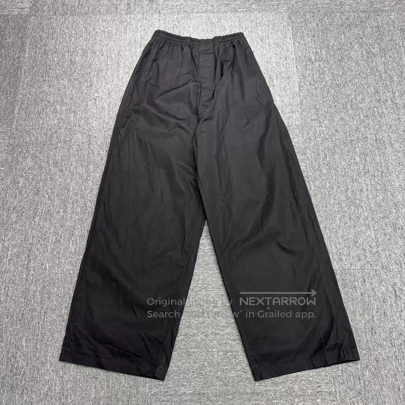 Balenciaga Balenciaga size XXS pants Size US 26 / EU 42 - 1 Thumbnail