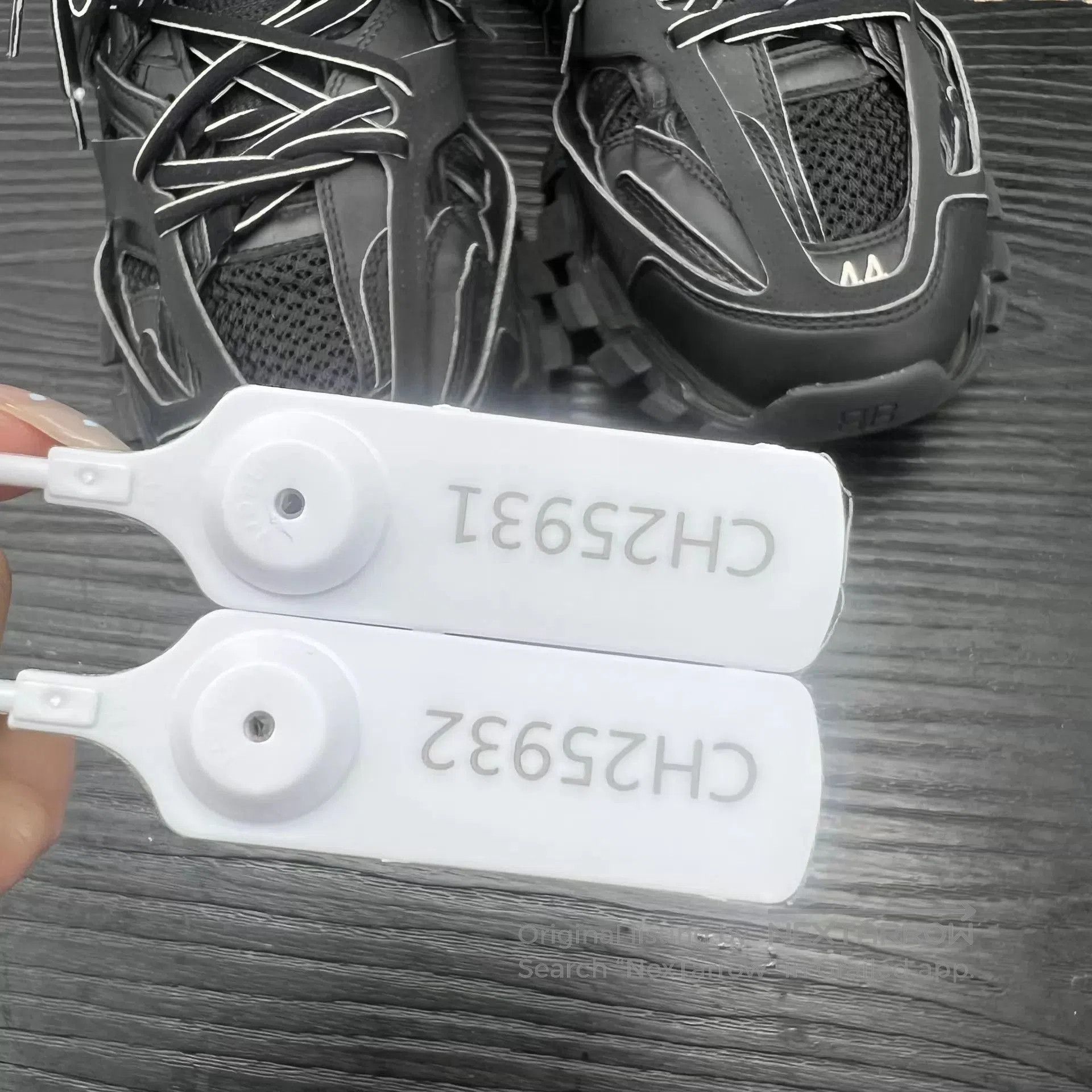 Balenciaga Black Chunky Sneakers with Thick Sole Size 11. Size US 11 / EU 44 - 9 Thumbnail