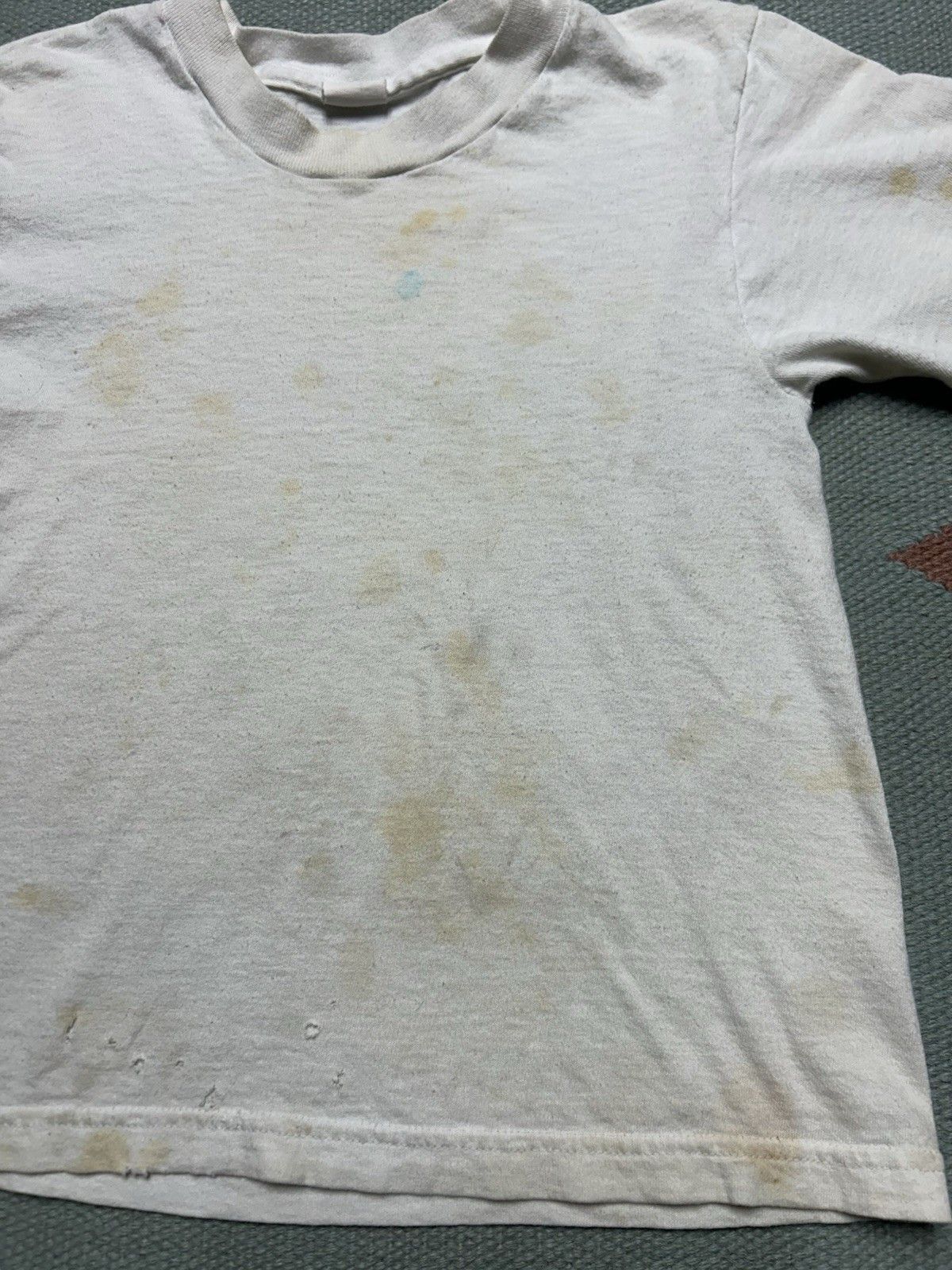 Vintage Vtg blank white t shirt fruit loom distress kids M baby tee Size XS / US 0-2 / IT 36-38 - 3 Thumbnail