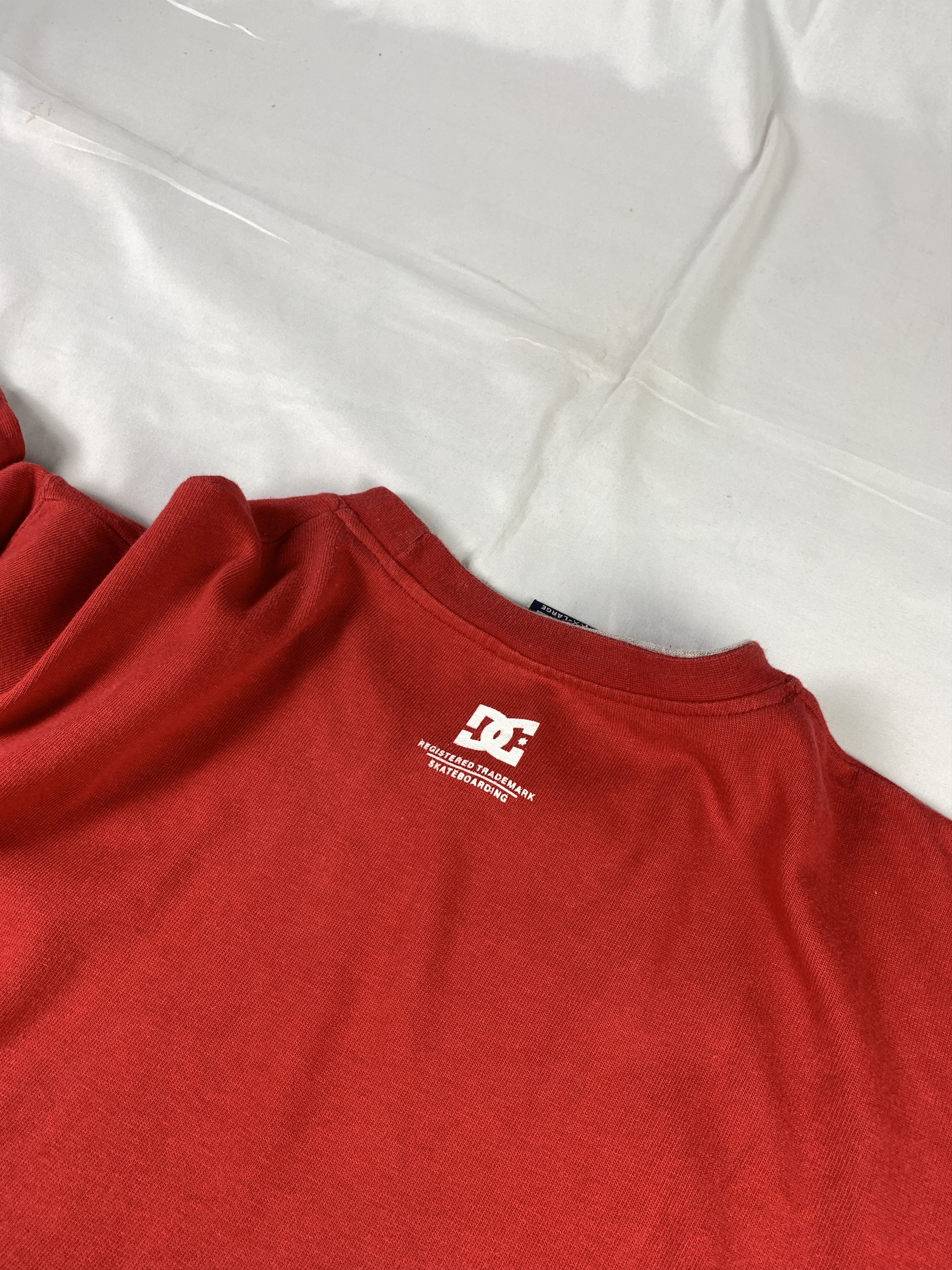 Japanese Brand 2000s DCShoes CO USA Skate Graphic Extra Sleeve Tee (XXL) Size US XXL / EU 58 / 5 - 8 Thumbnail