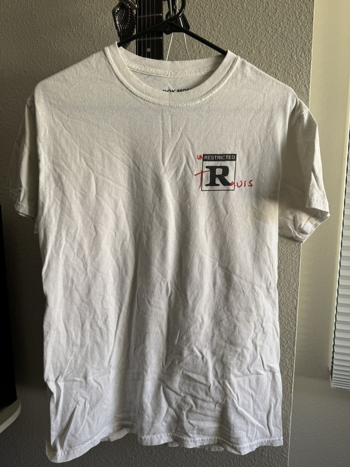 Gildan Travis Scott Skull Tshirt Size US M / EU 48-50 / 2 - 1 Thumbnail