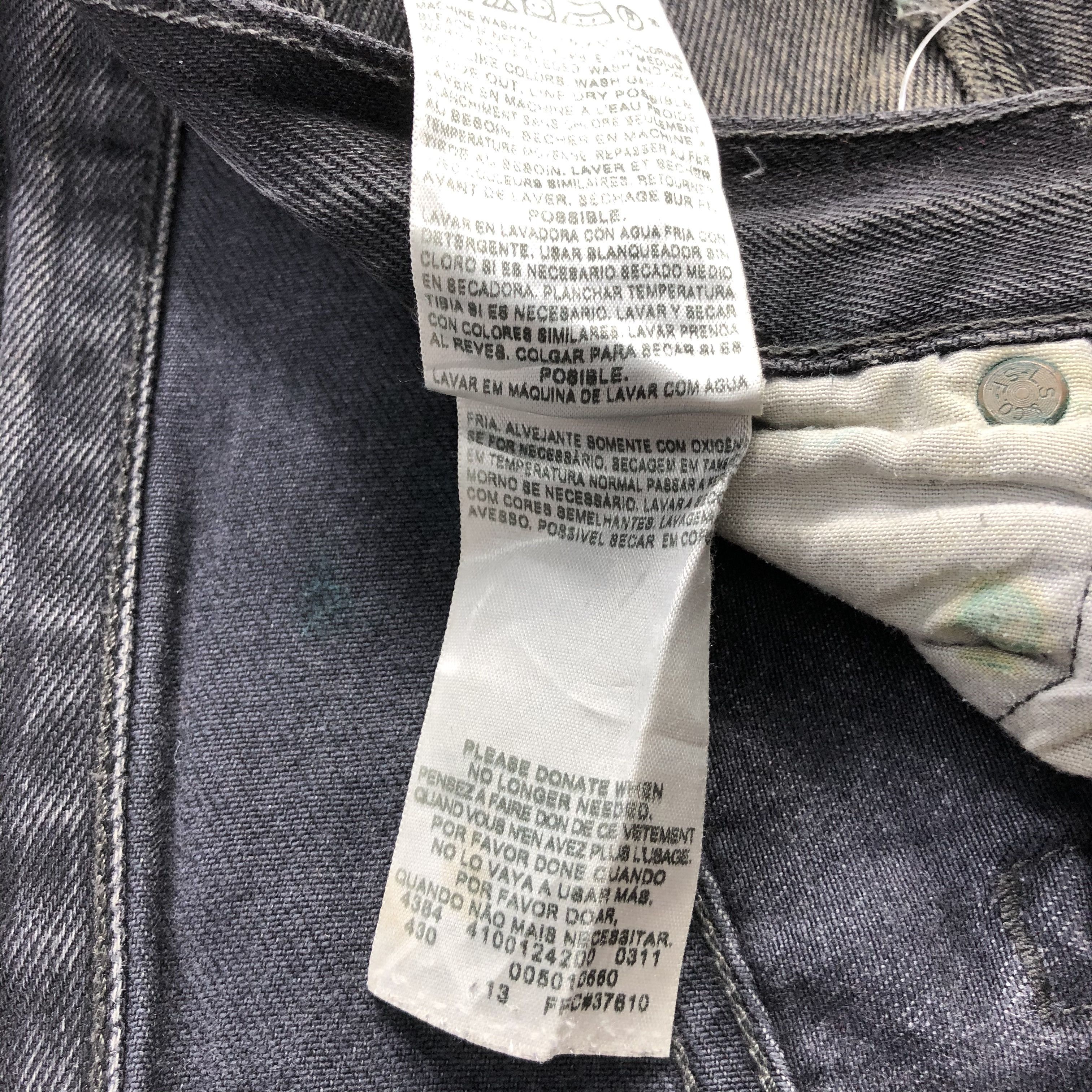 Vintage Ripped Levis 501 Jeans-J1388