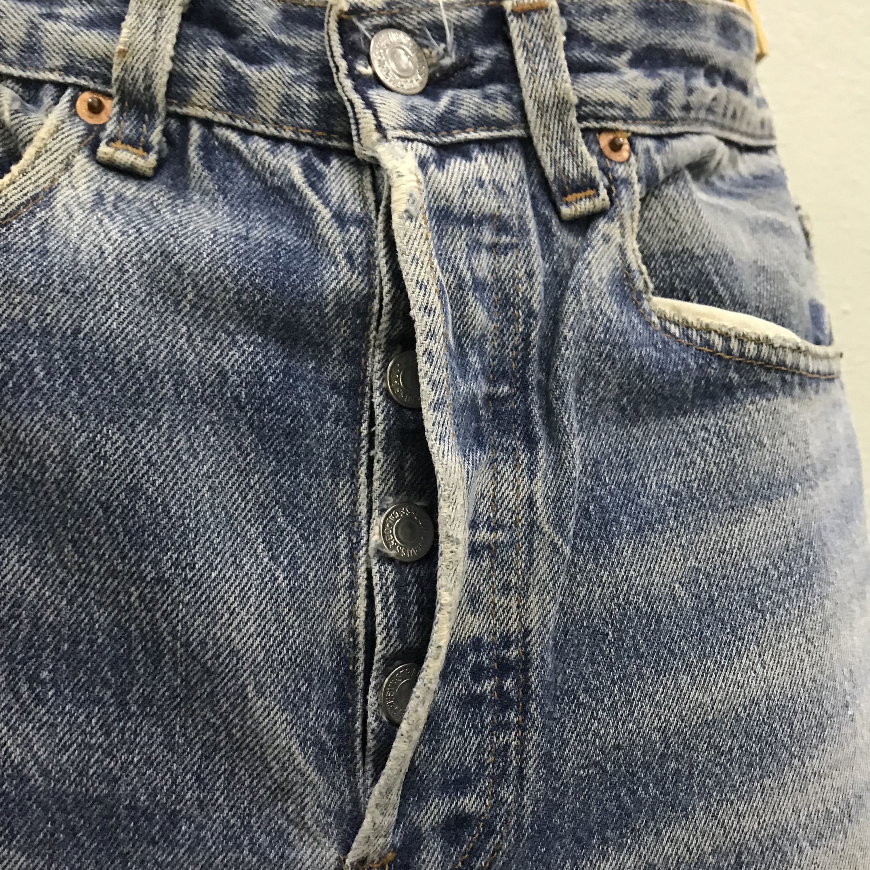 Levi's Vintage 90s Levi’s 501 Light Wash Distressed Ripped Size US 30 / EU 46 - 9 Thumbnail
