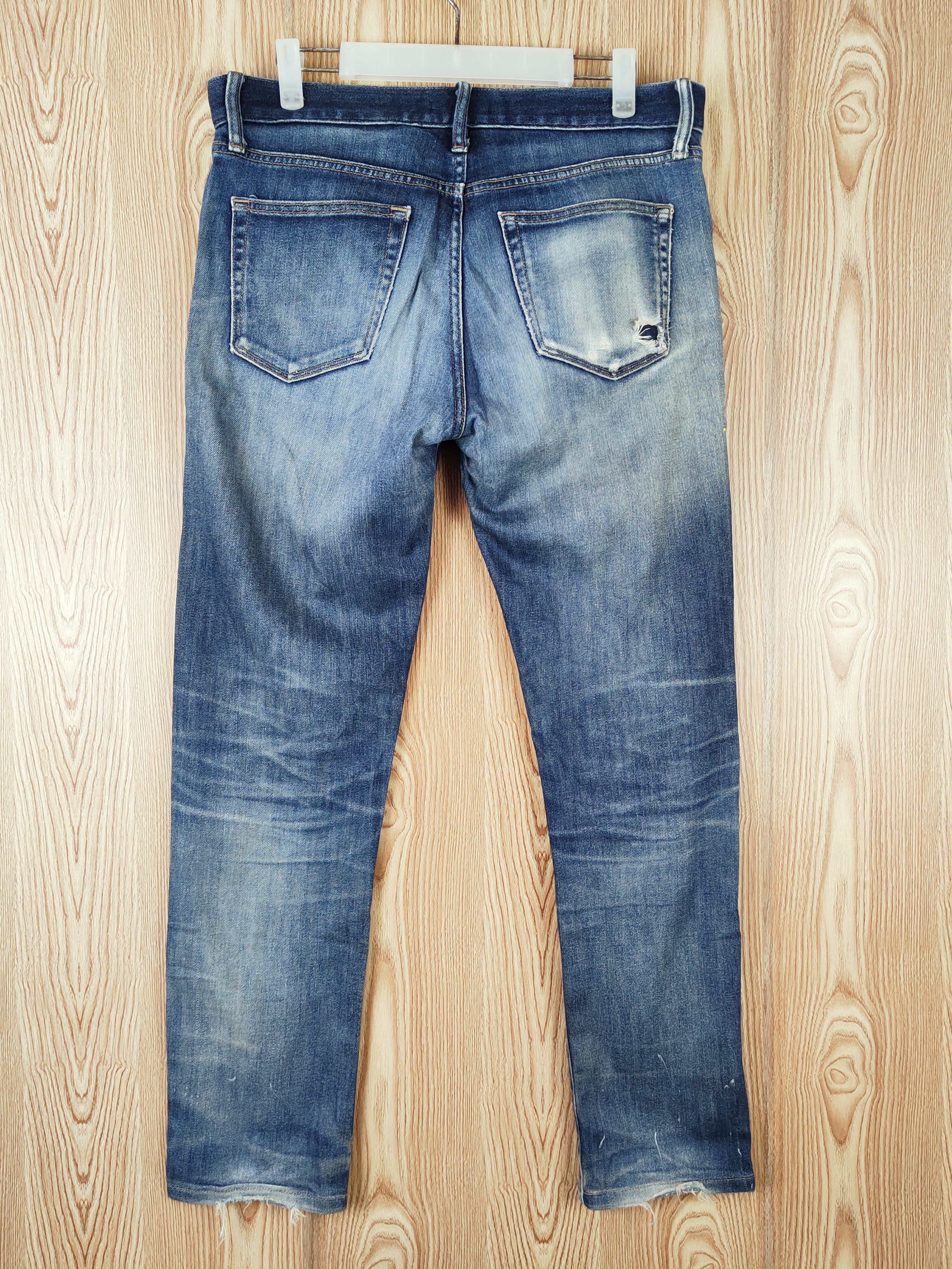 Japanese Brand Uniqlo fabric by kaihara Distressed Ripped Jeans #W940 Size US 33 - 7 Thumbnail