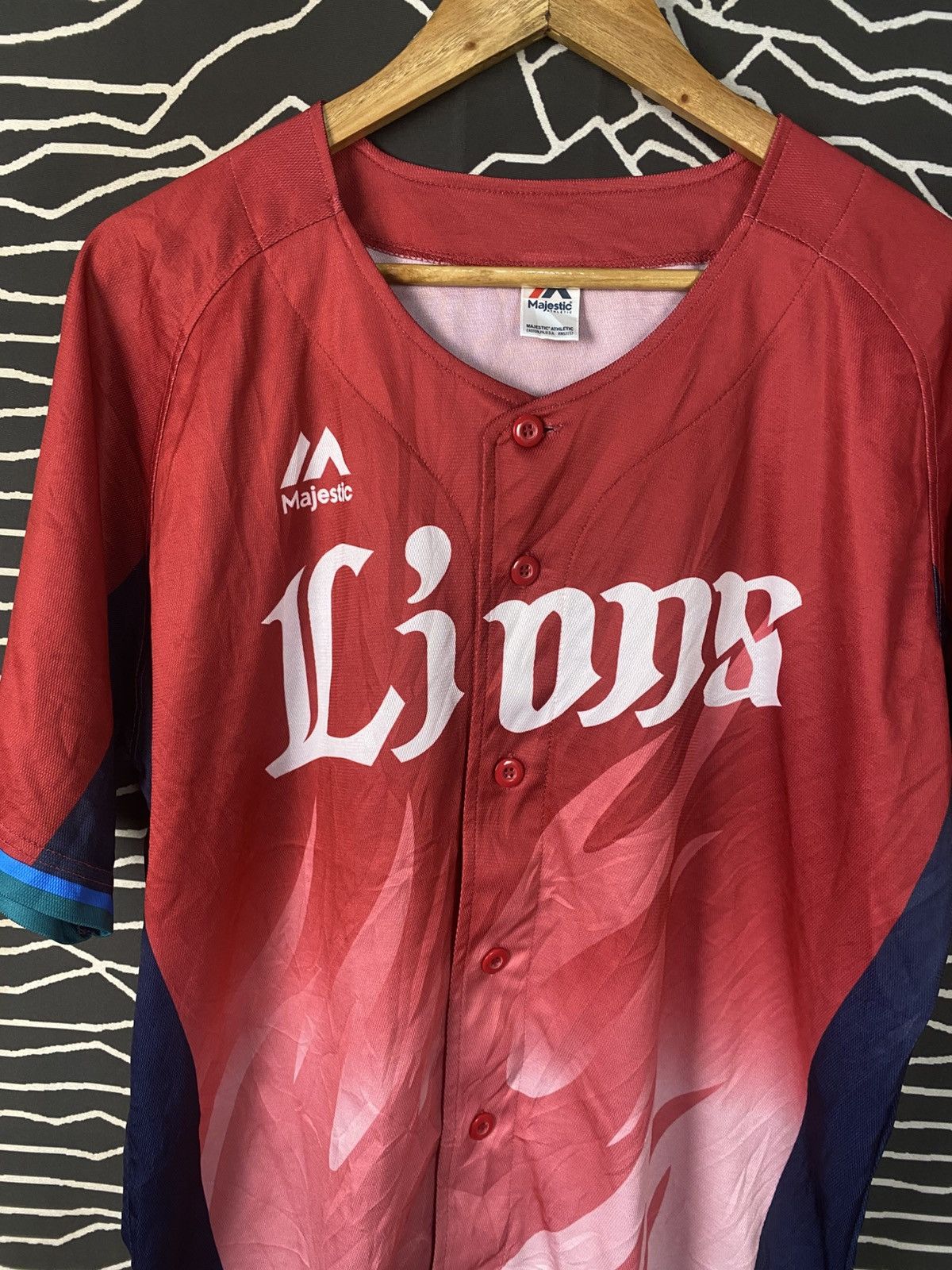 Majestic Majestic Seibu Lions Japan NPB "Enjishi" Flame Red Jersey Size US L / EU 52-54 / 3 - 7 Thumbnail
