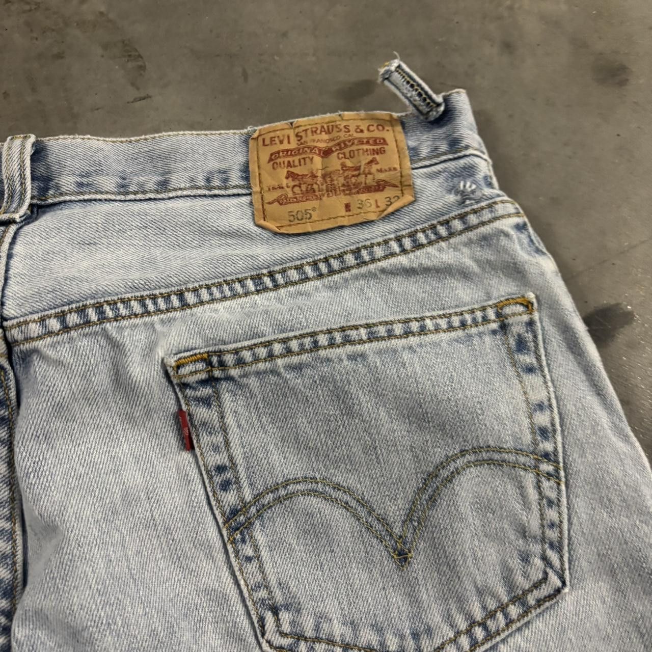 Levi's Crazy Vintage Y2K/2000s Light Wash Levis Essential Denim Jeans! 34x30 Size US 34 / EU 50 - 7 Thumbnail