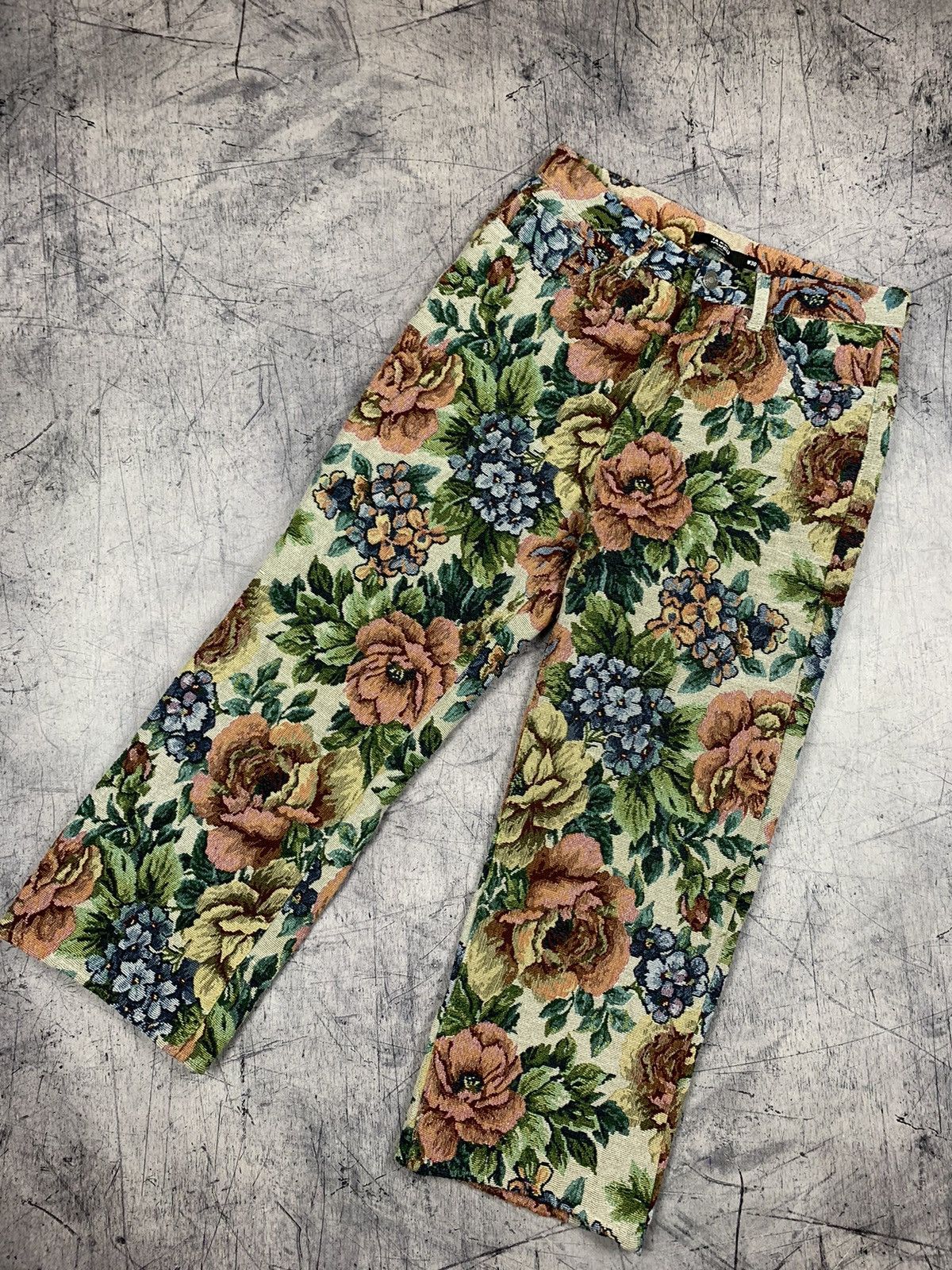 Jaded London Jaded London Floral Pants Boyfriend Fit Size 30 Size US 30 / EU 46 - 1 Thumbnail