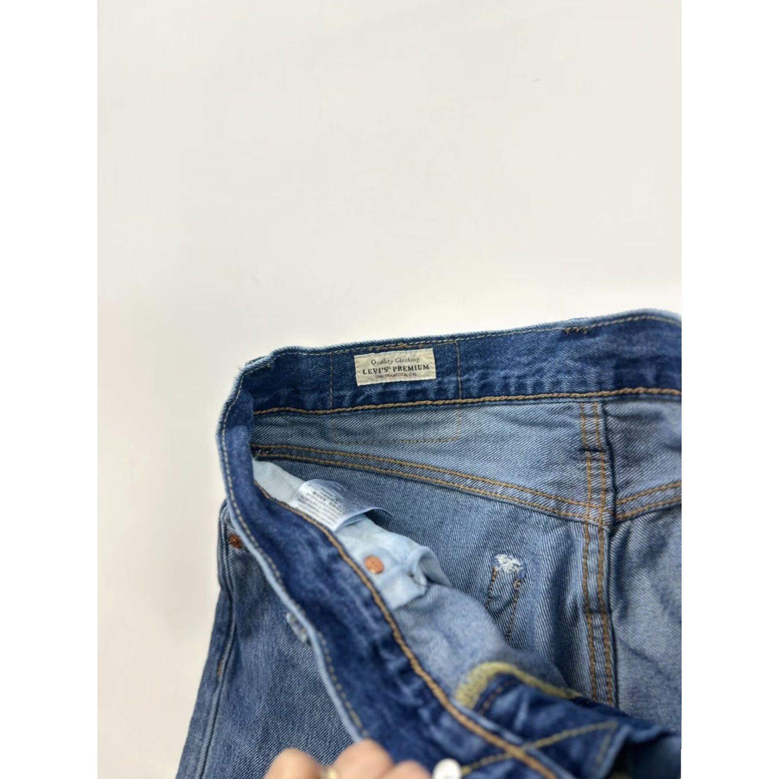 Levi's Levis 551 Jeans Mens 30 x 30 Blue Classic Straight 5-Pocket Denim USA 90s City Licensed Premium Jeans Mens Blue Vector Art Size US 30 / EU 46 - 6 Thumbnail