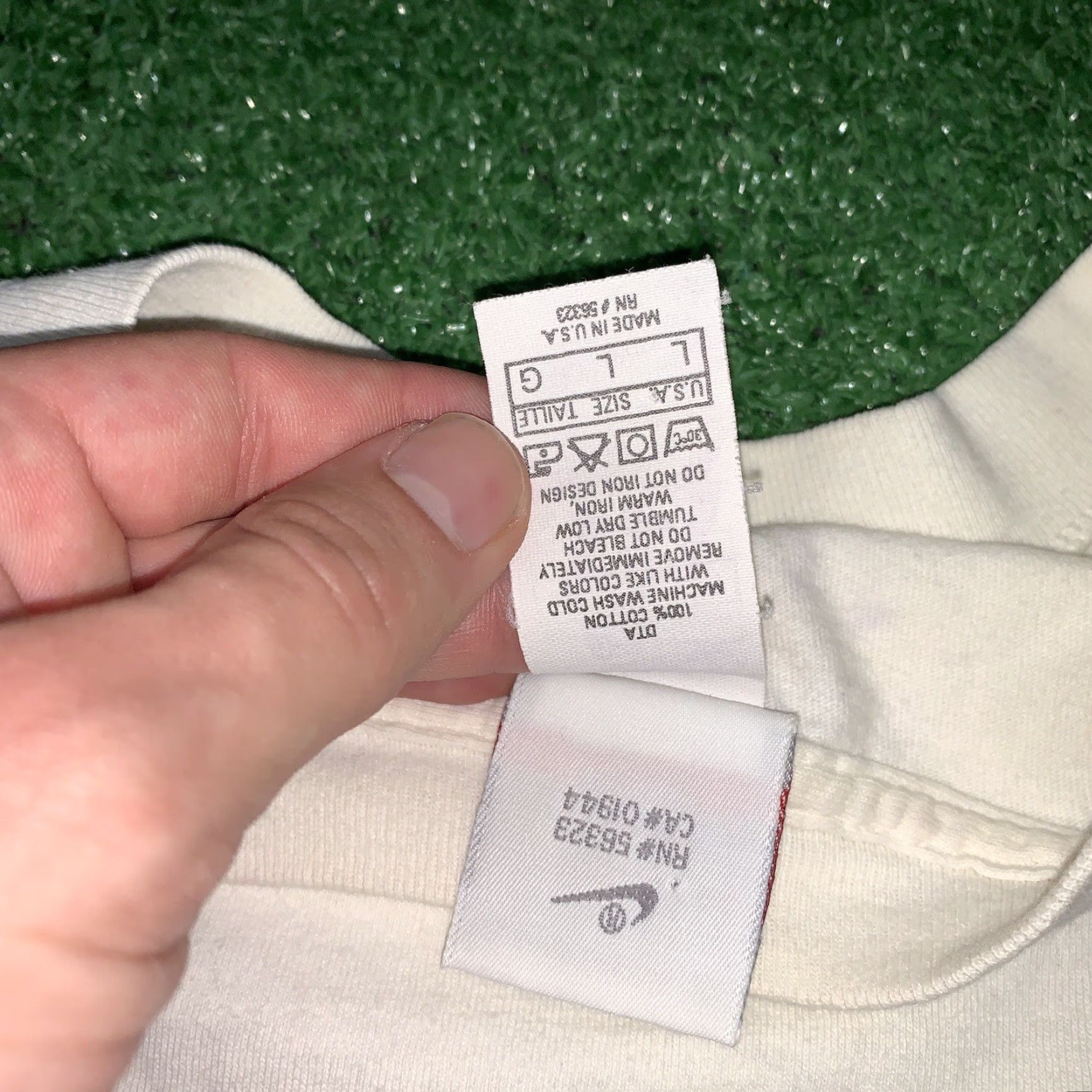 Nike VINTAGE Nike Graphic Tee USA 80s Sportswear Adult L White Size US L / EU 52-54 / 3 - 7 Thumbnail