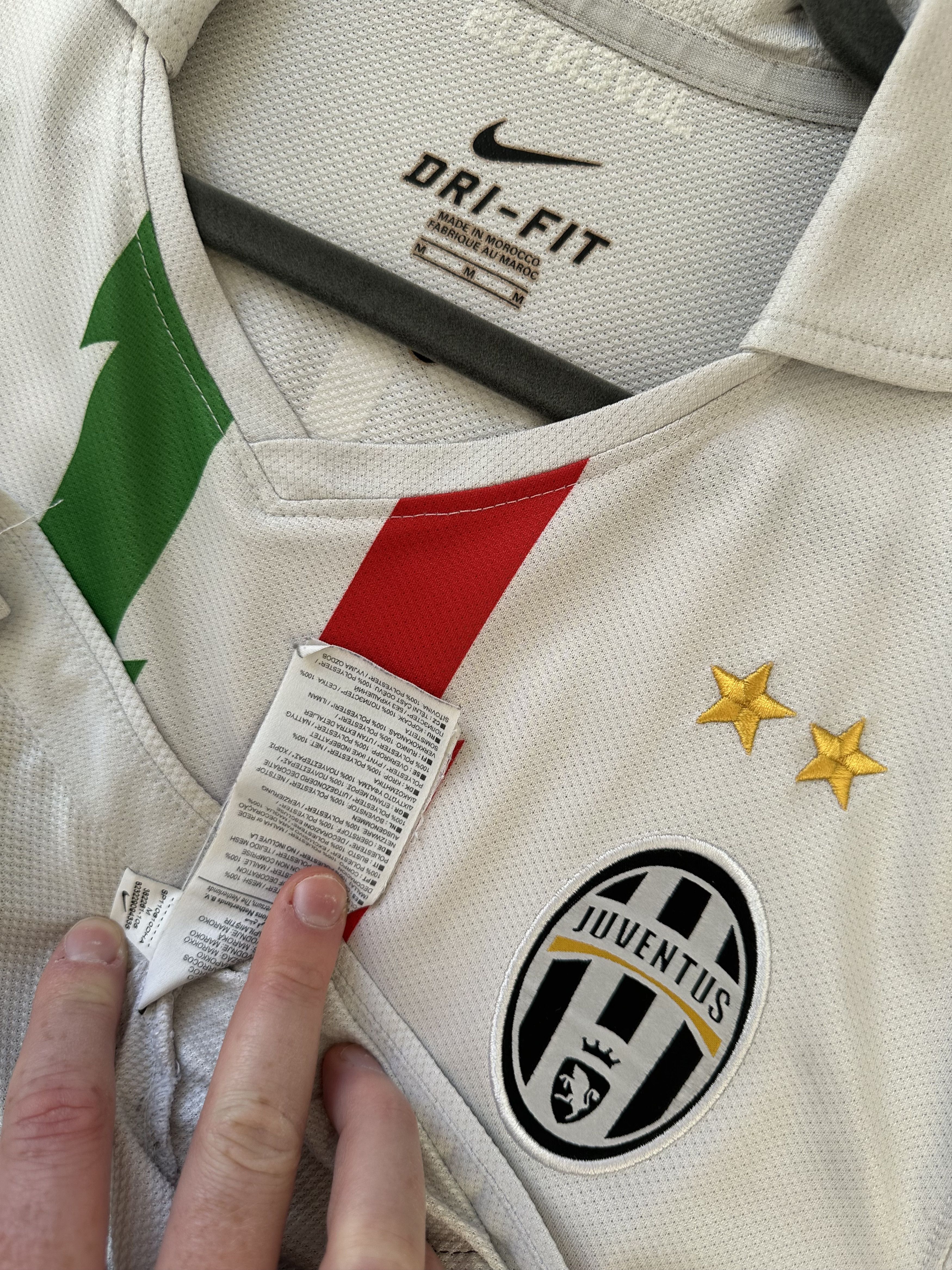 Nike Chiellini #3 Juventus 2010/11 Away Medium w/ Patches Size US M / EU 48-50 / 2 - 3 Thumbnail