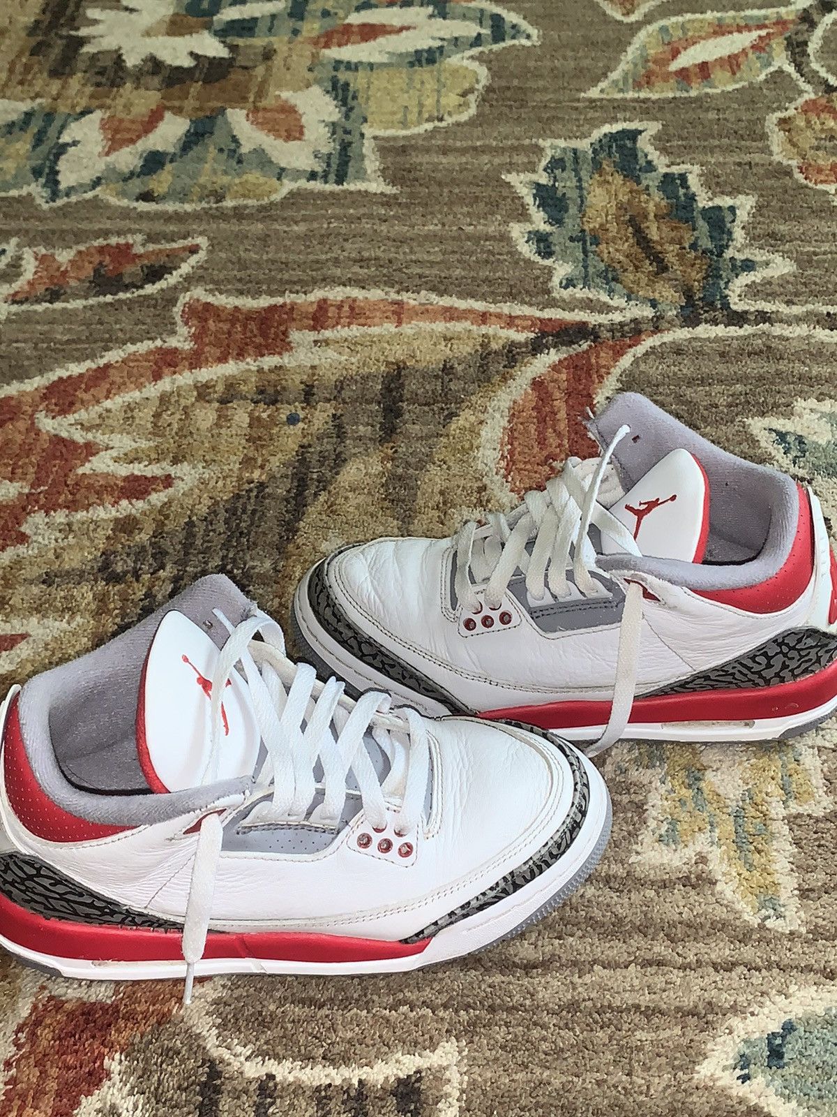 Jordan Brand Jordan 3 “Fire Red” youth sz Size US 5 / EU 37 - 2 Thumbnail